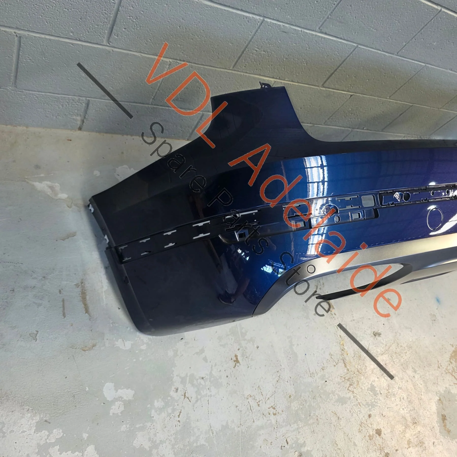 Bentley Bentayga 4V Rear Bumper Cover & Diffuser - Image 4