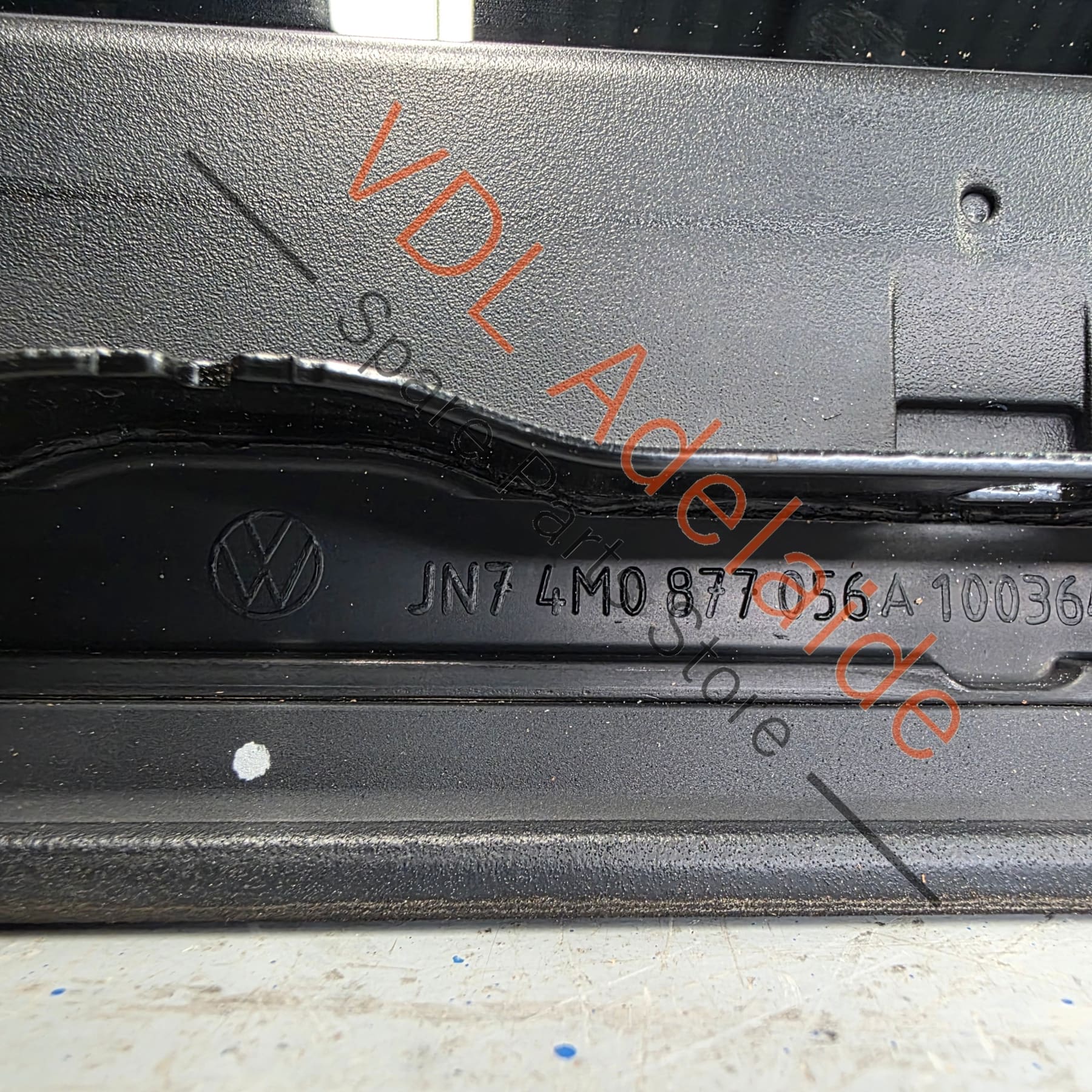 Audi Q7 Bentley Bentayga Panoramic Glass Roof Rear 4M0877056D 4M0877056B - Image 5