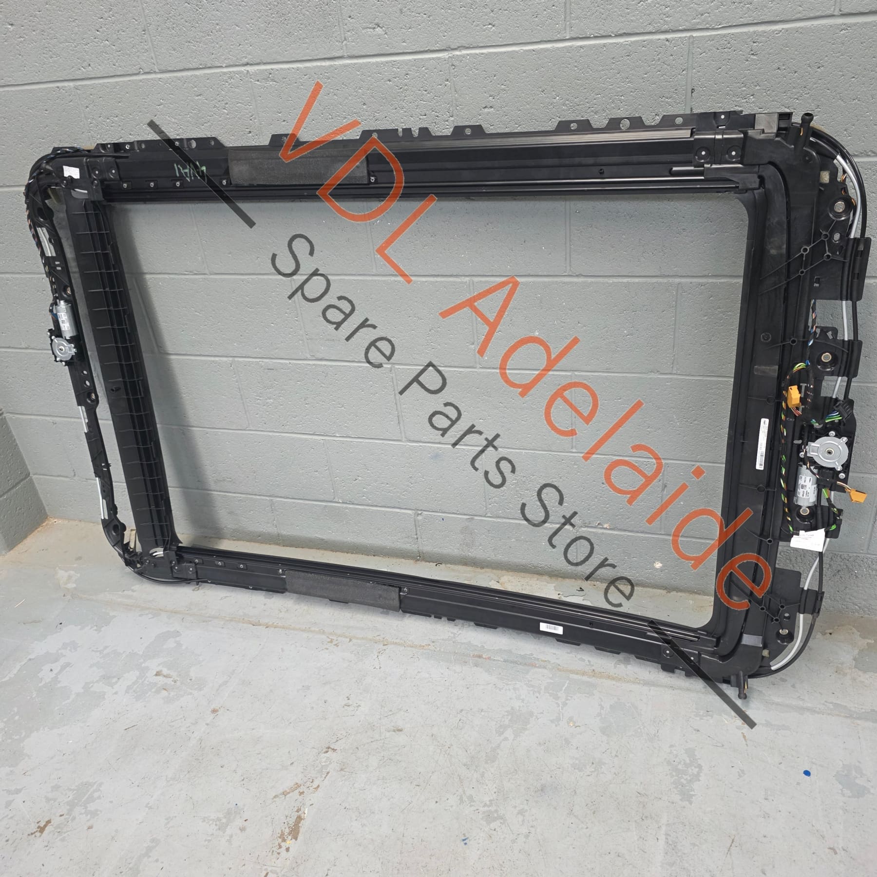 Audi Q7 Touareg CR Bentley Bentayga Panoramic Roof Frame with Sliding rails 4M0877049E - Image 4