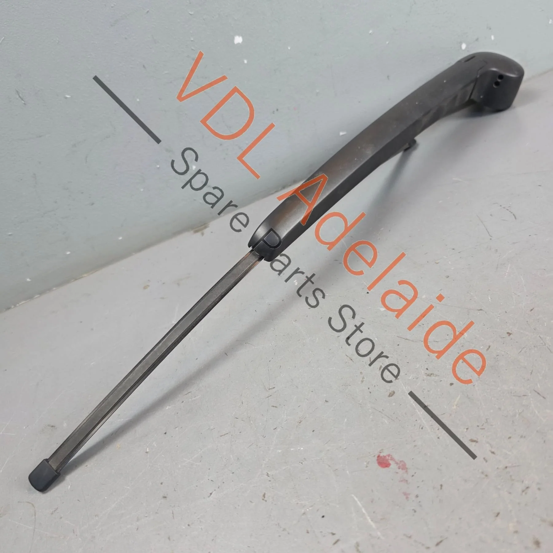 Audi Q3 Rear Window Wiper Arm 8U0955407 also fits Bentley Bentayga