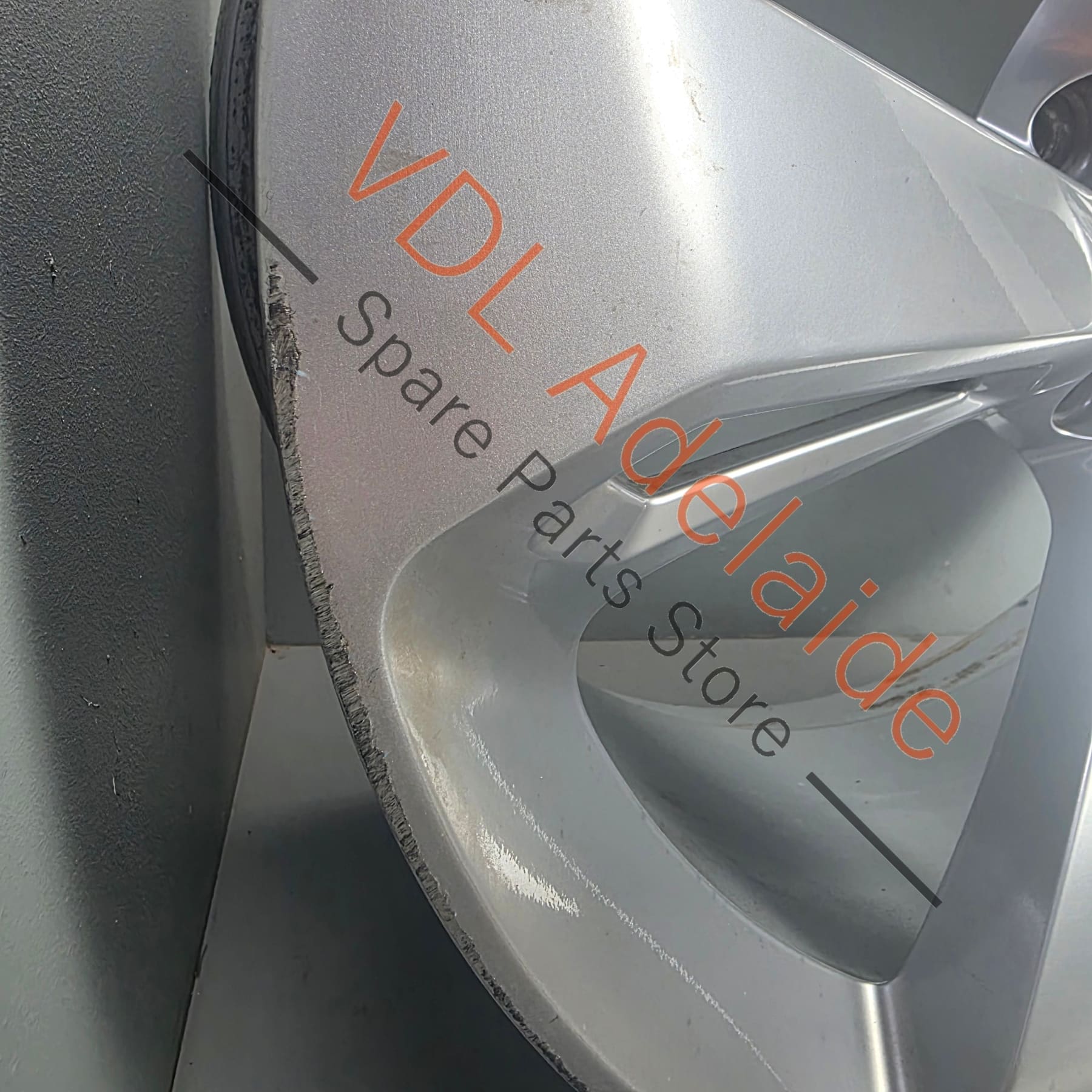 Bentley Bentayga 22in x 10in Alloy Wheel for Right Side 36A601025AA #01 - Image 3