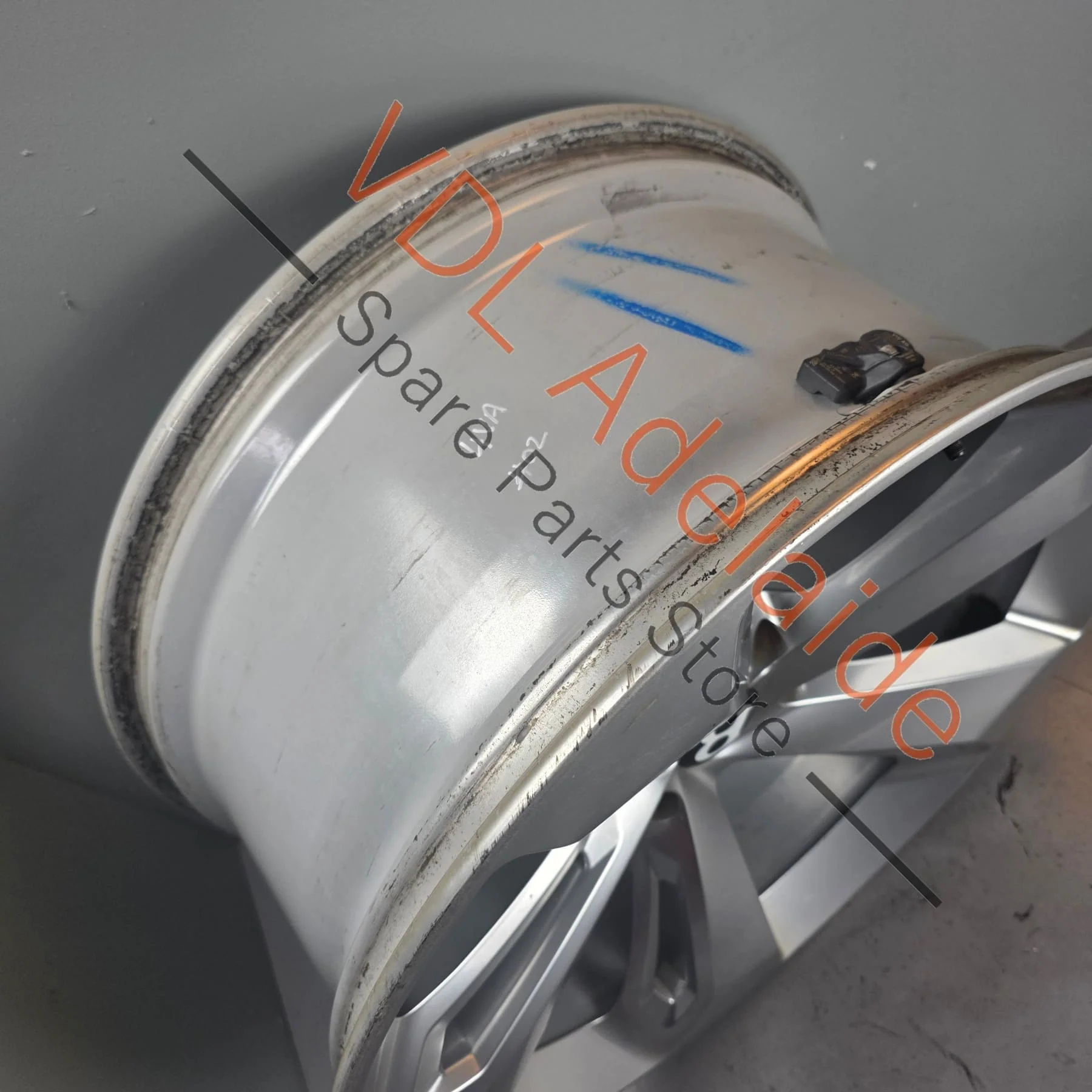 Bentley Bentayga 22in x 10in Alloy Wheel for Right Side 36A601025AB #02 - Image 5