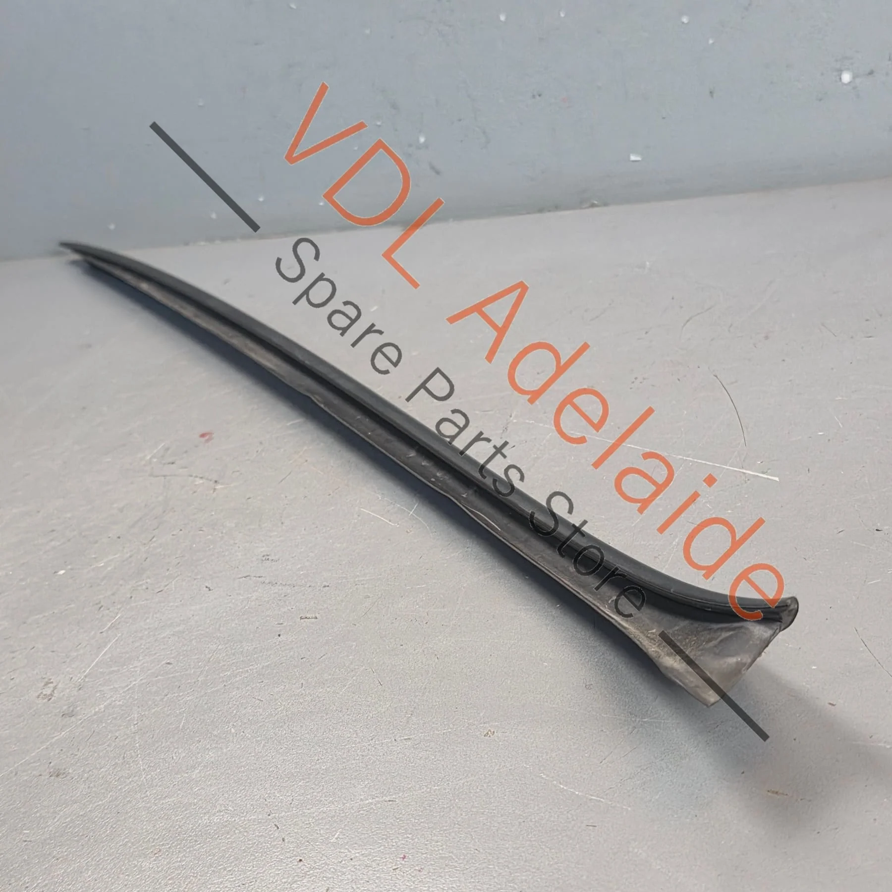 Bentley Bentayga 4V Windscreen Water Deflector Strip Trim Left 36A854327A