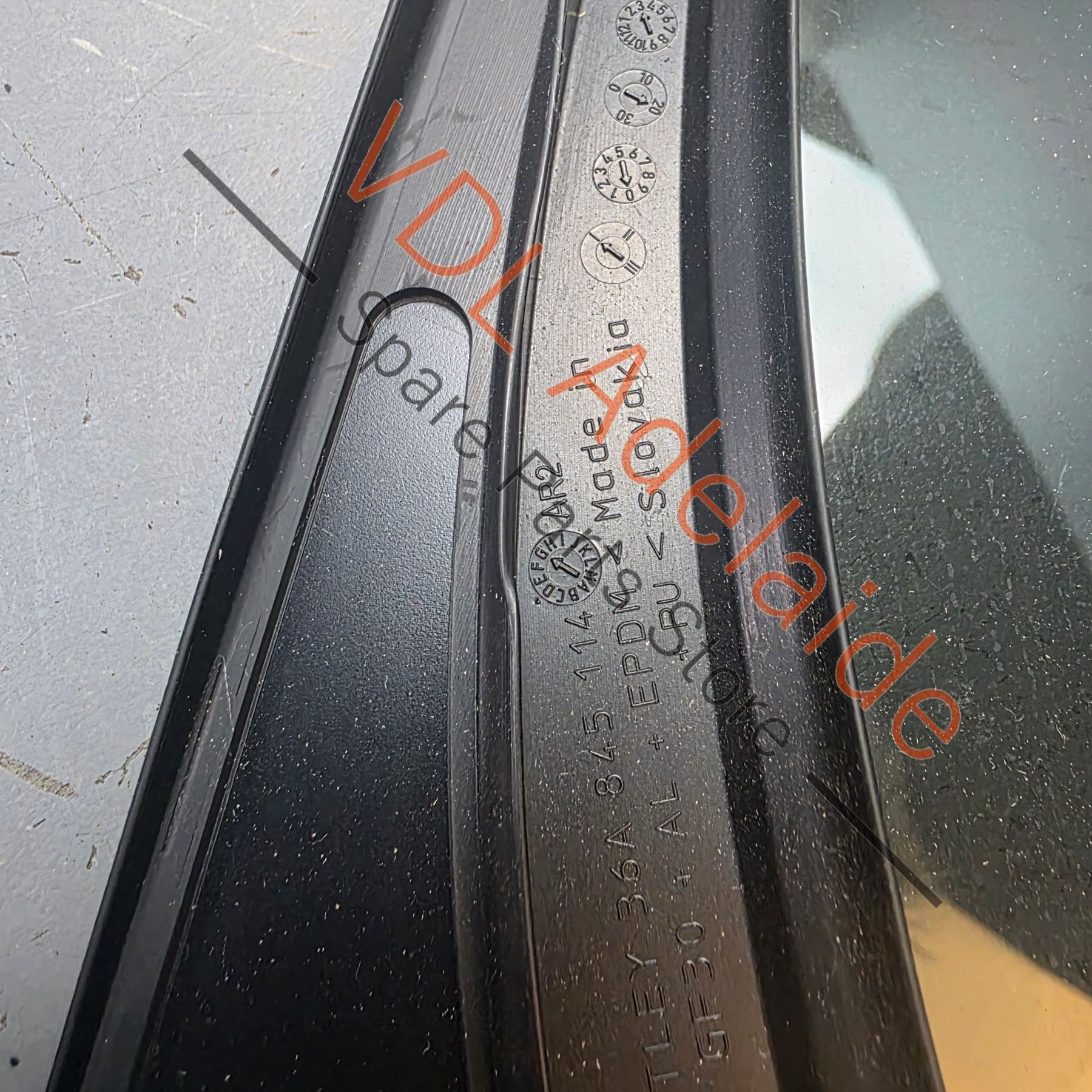 Bentley Bentayga 4V Front Right Quarter Window Glass Insulated Laminated 36A845114G - Image 7