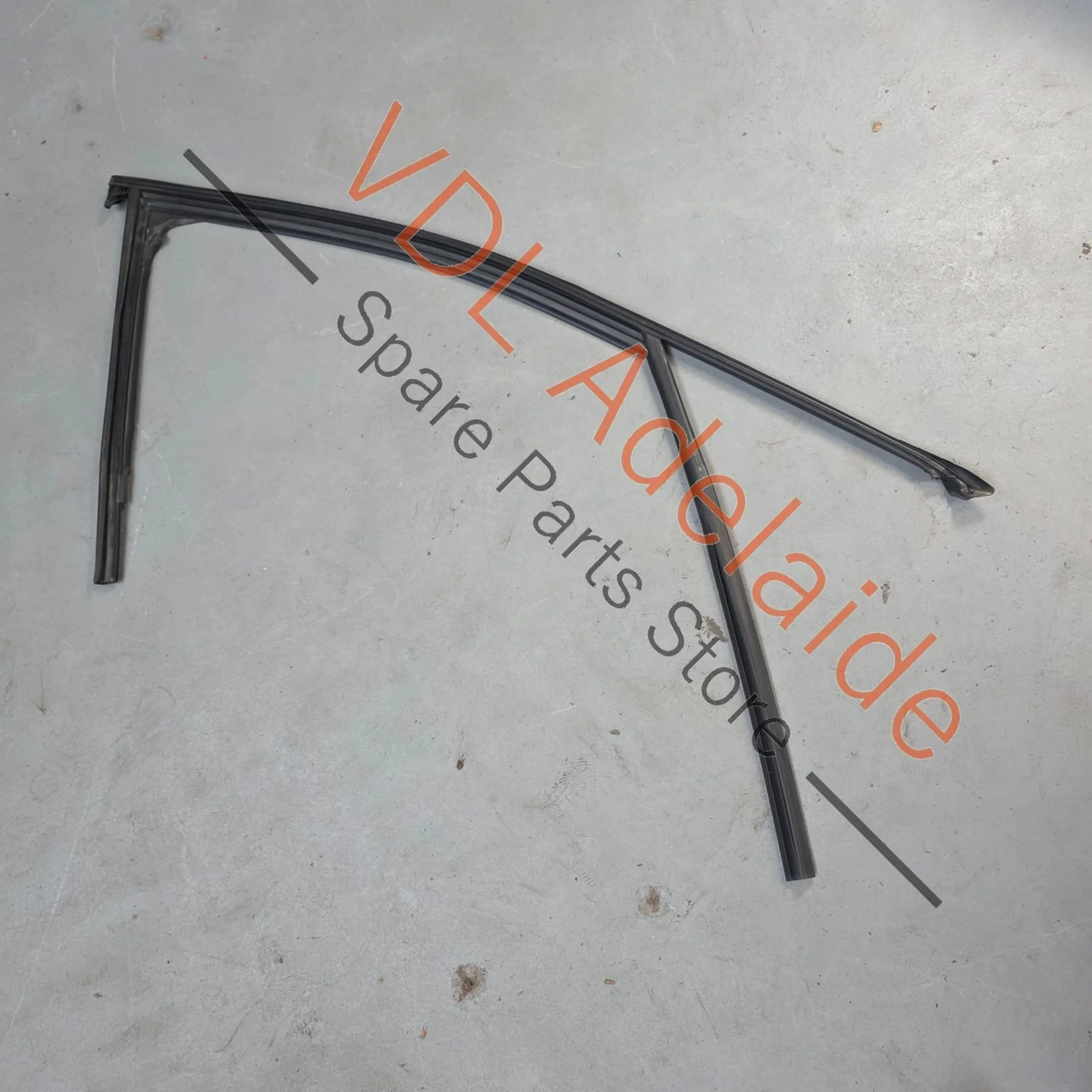 Bentley Bentayga 4V Front Right Window Seal Gasket Rubber 36A837432A