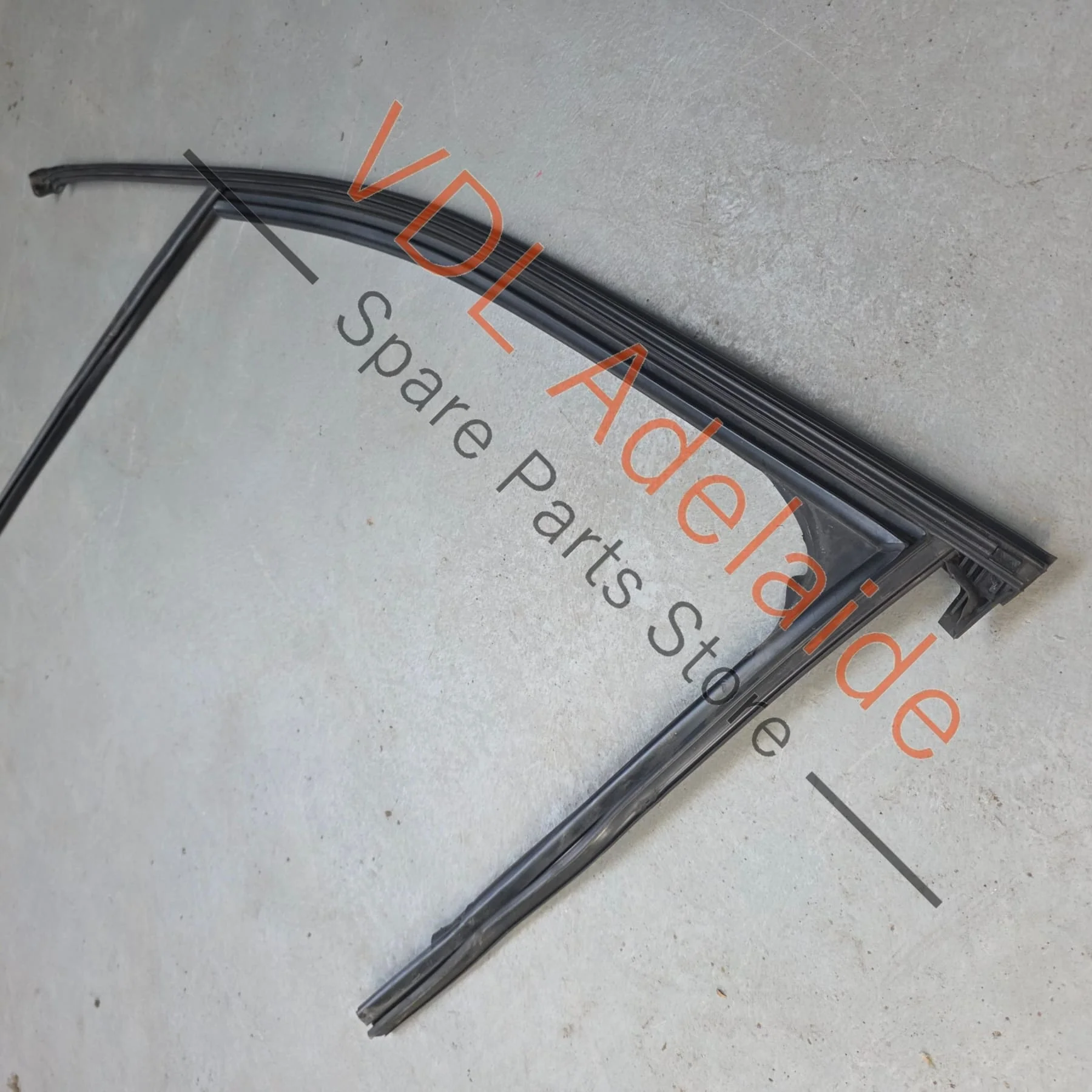 Bentley Bentayga 4V Front Left Window Seal Gasket Rubber 36A837431A