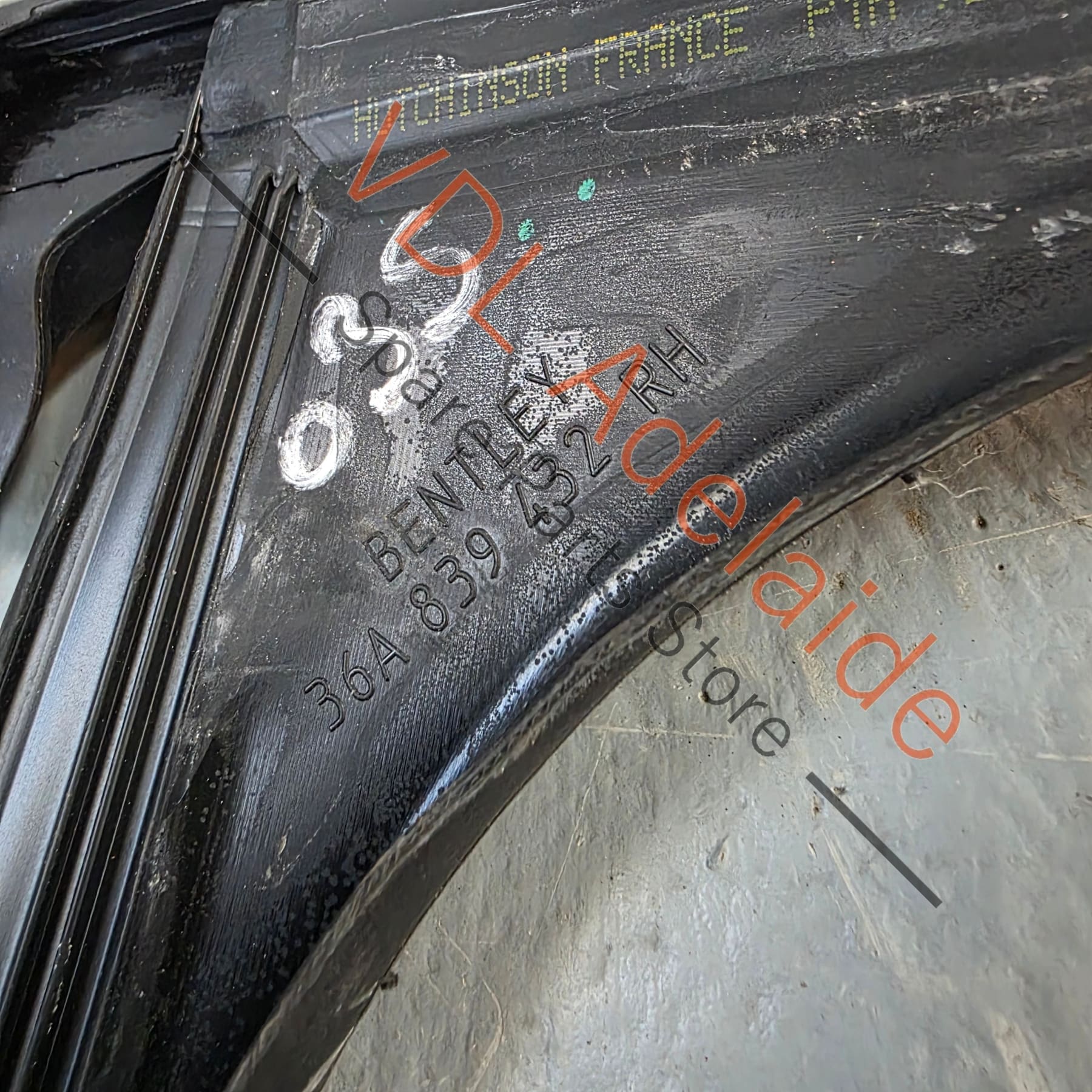 Bentley Bentayga 4V Rear Right Window Seal Gasket Rubber 36A839432A 36A839432B - Image 6