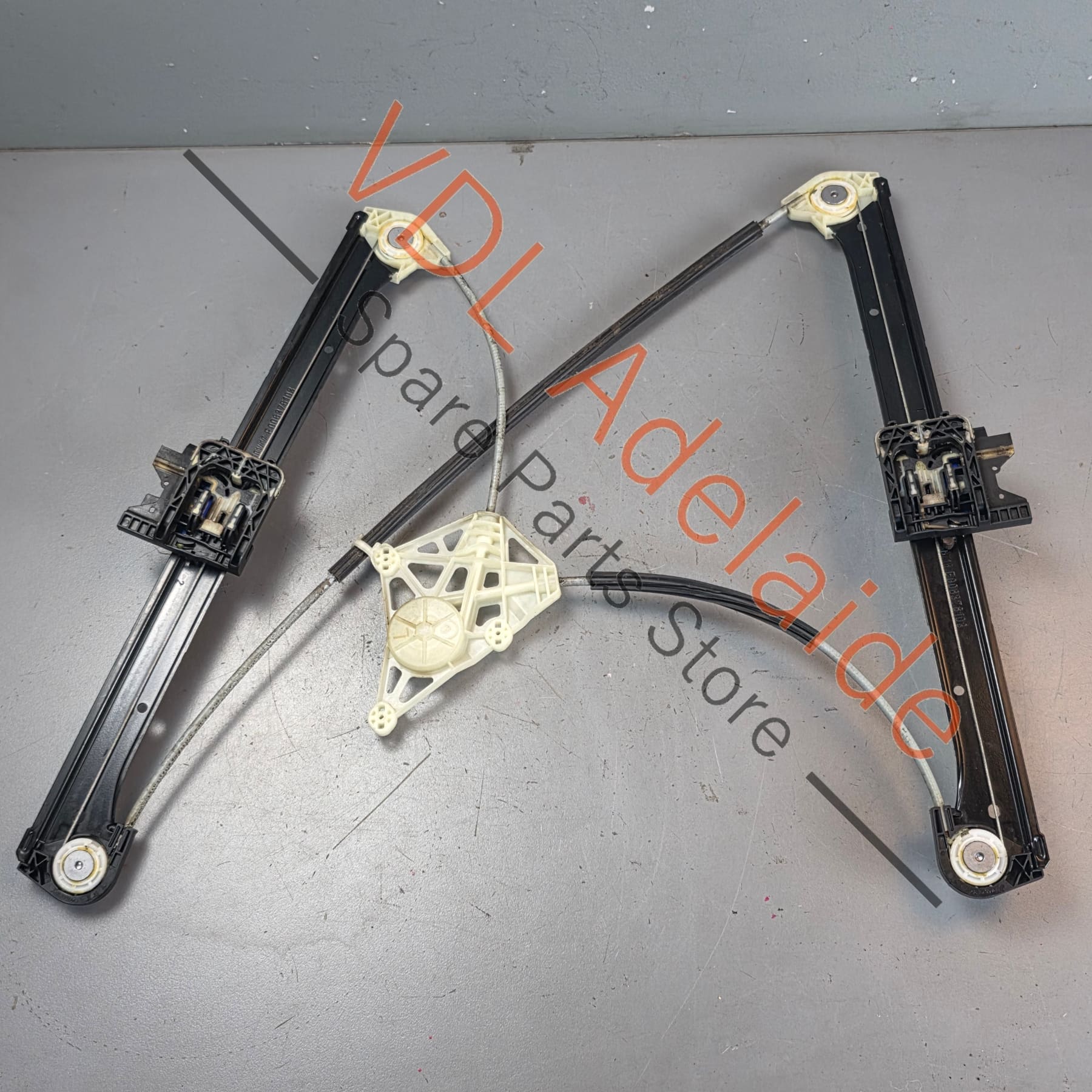 Bentley Bentayga Audi Q7 4M0839461A Rear left door window regulator