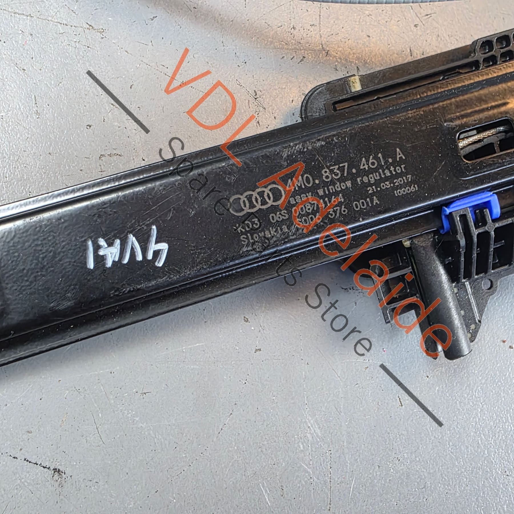 Bentley Bentayga Audi Q7 4M0837461A Front left door window regulator - Image 2