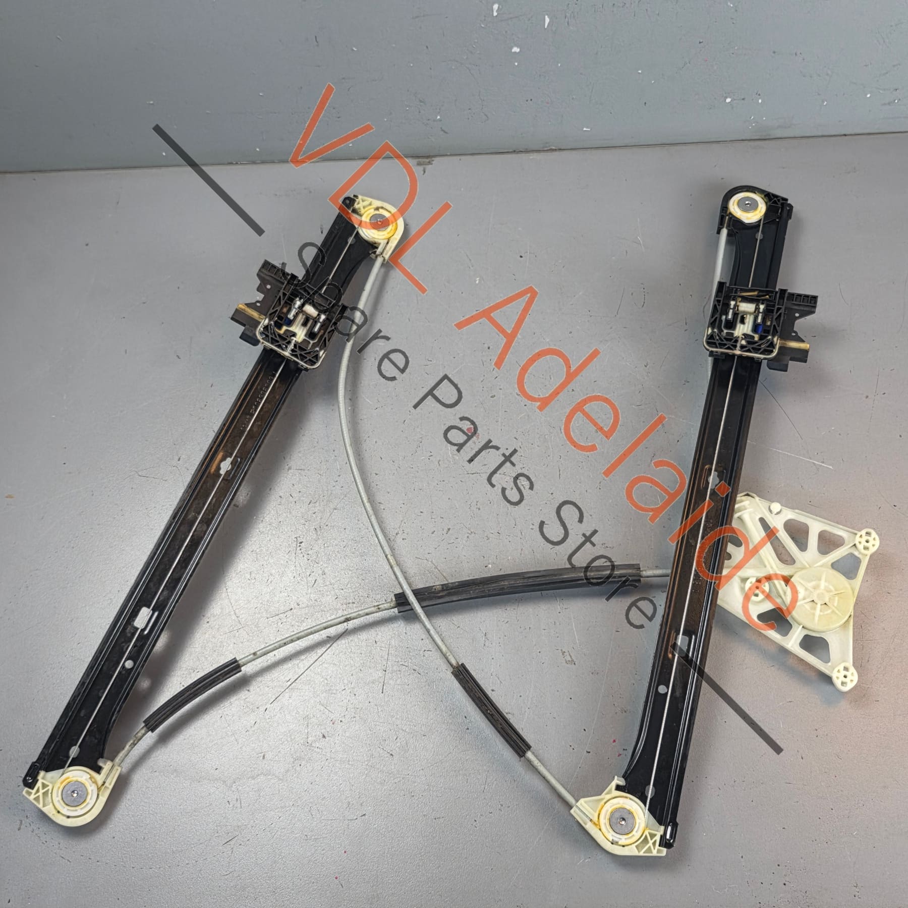 Bentley Bentayga Audi Q7 4M0837461A Front left door window regulator - Image 3