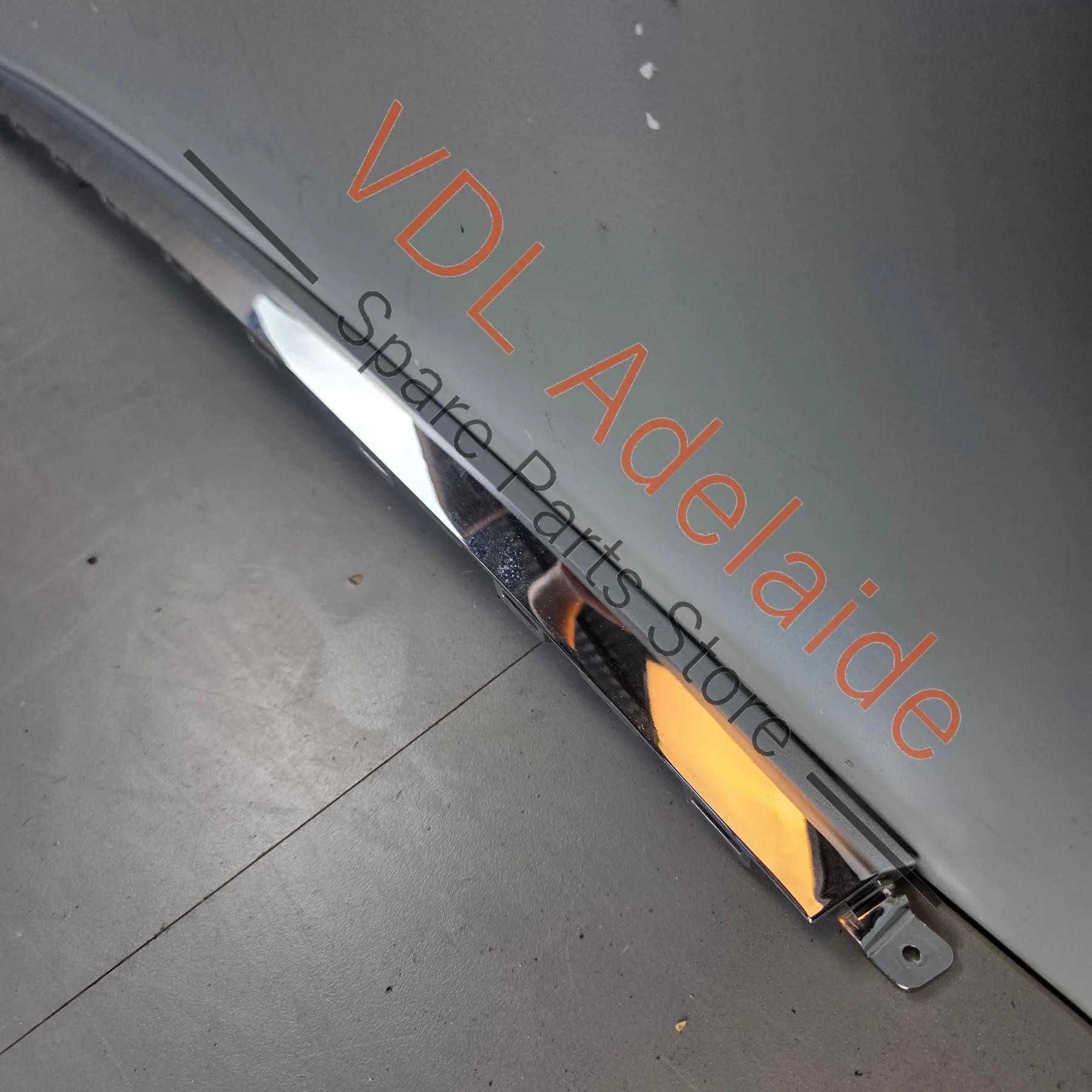 Bentley Bentayga Rear Bumper Centre Chrome Trim Moulding 36A807725 - Image 2
