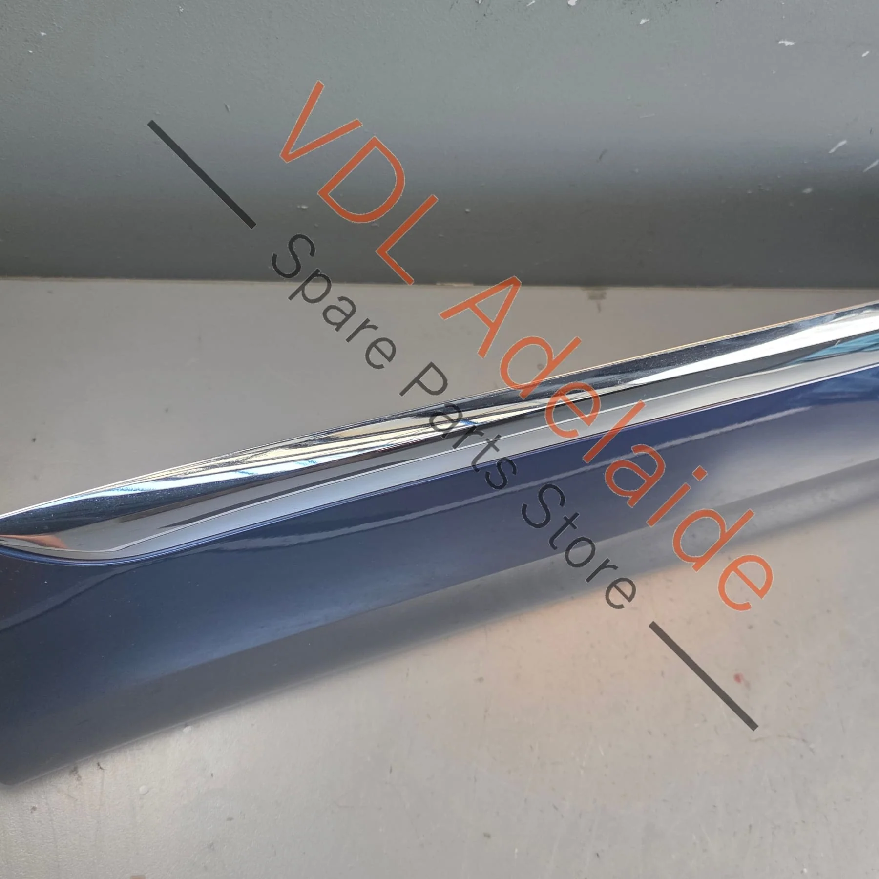 Bentley Bentayga 4V Front Left Exterior Door Molding with Chrome Insert 36A853053 36A853189 - Image 5