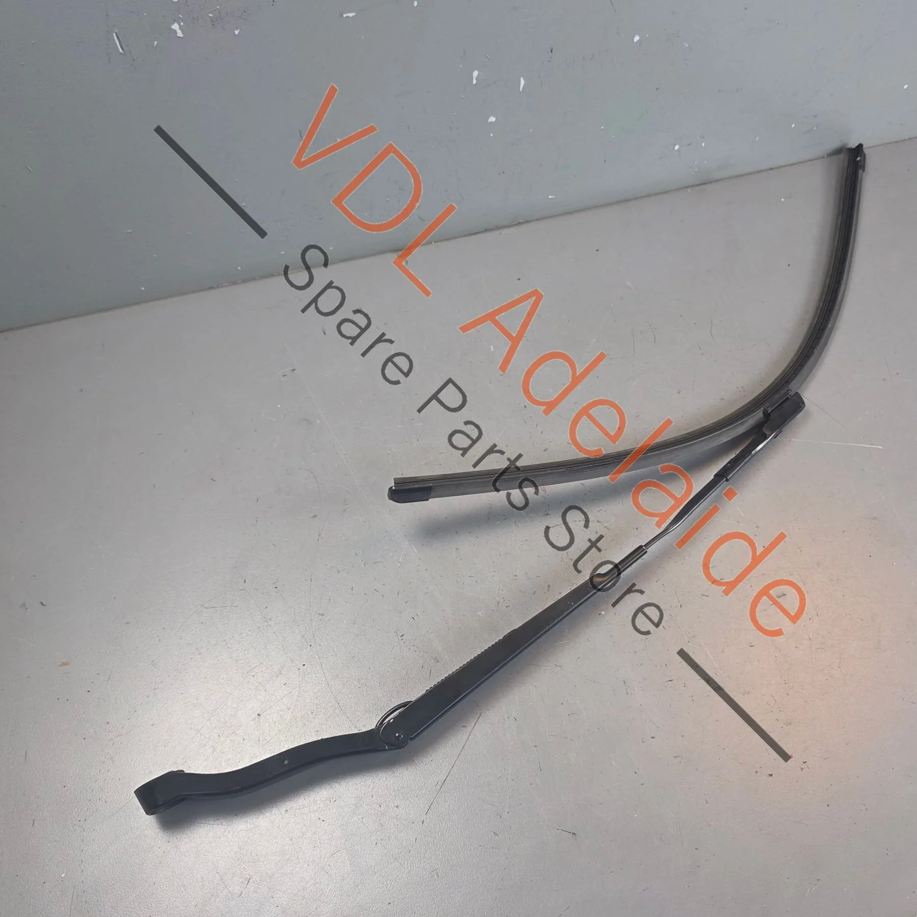 Audi Q7 Bentley Bentayga Windscreen Wiper Arm Right RHS for RHD 4M2955408