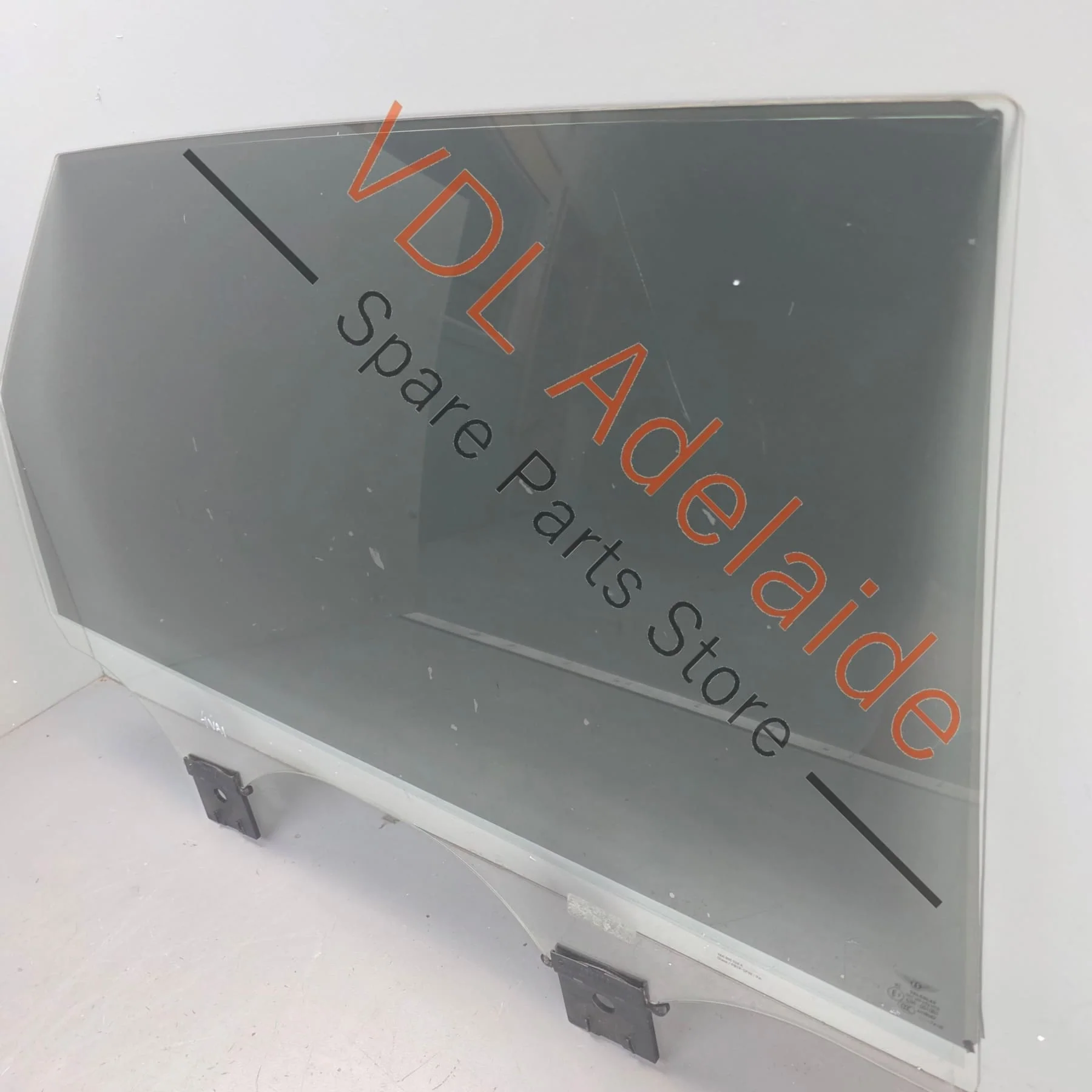 Bentley Bentayga 4V Right Rear Door Glass Window 36A845026A - Image 3