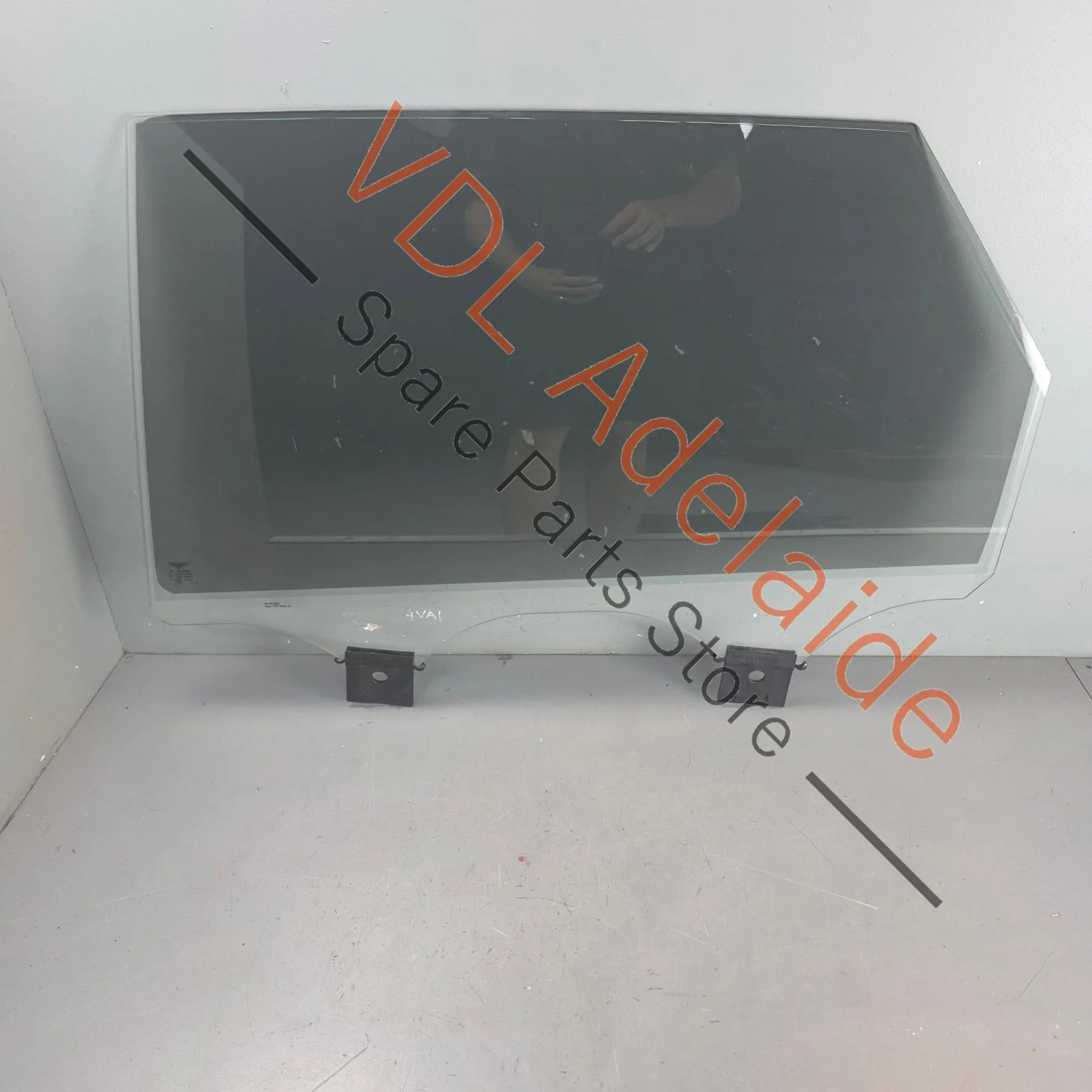 Bentley Bentayga 4V Left Rear Door Glass Window 36A845025A