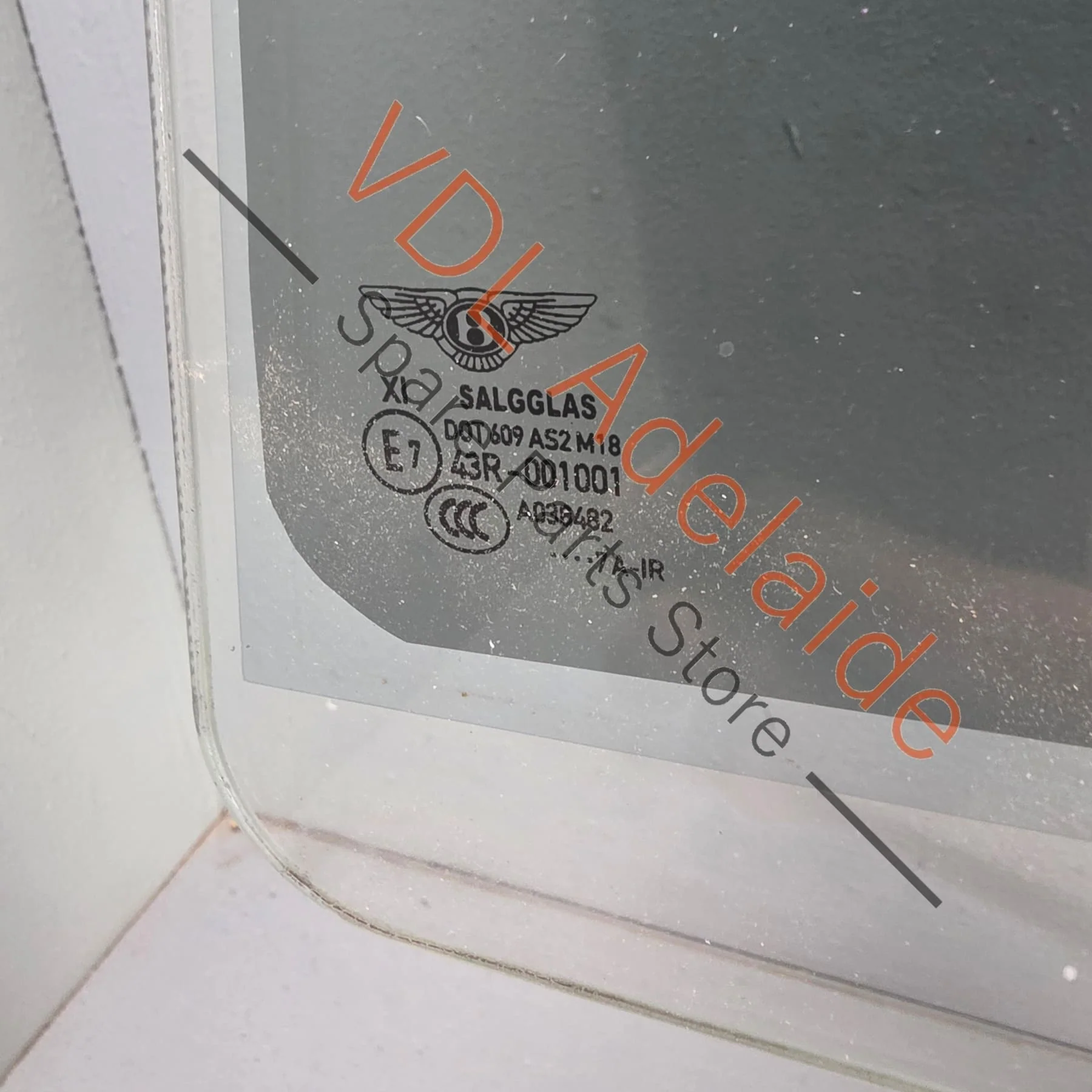 Bentley Bentayga 4V Left Rear Door Glass Window 36A845025A - Image 4