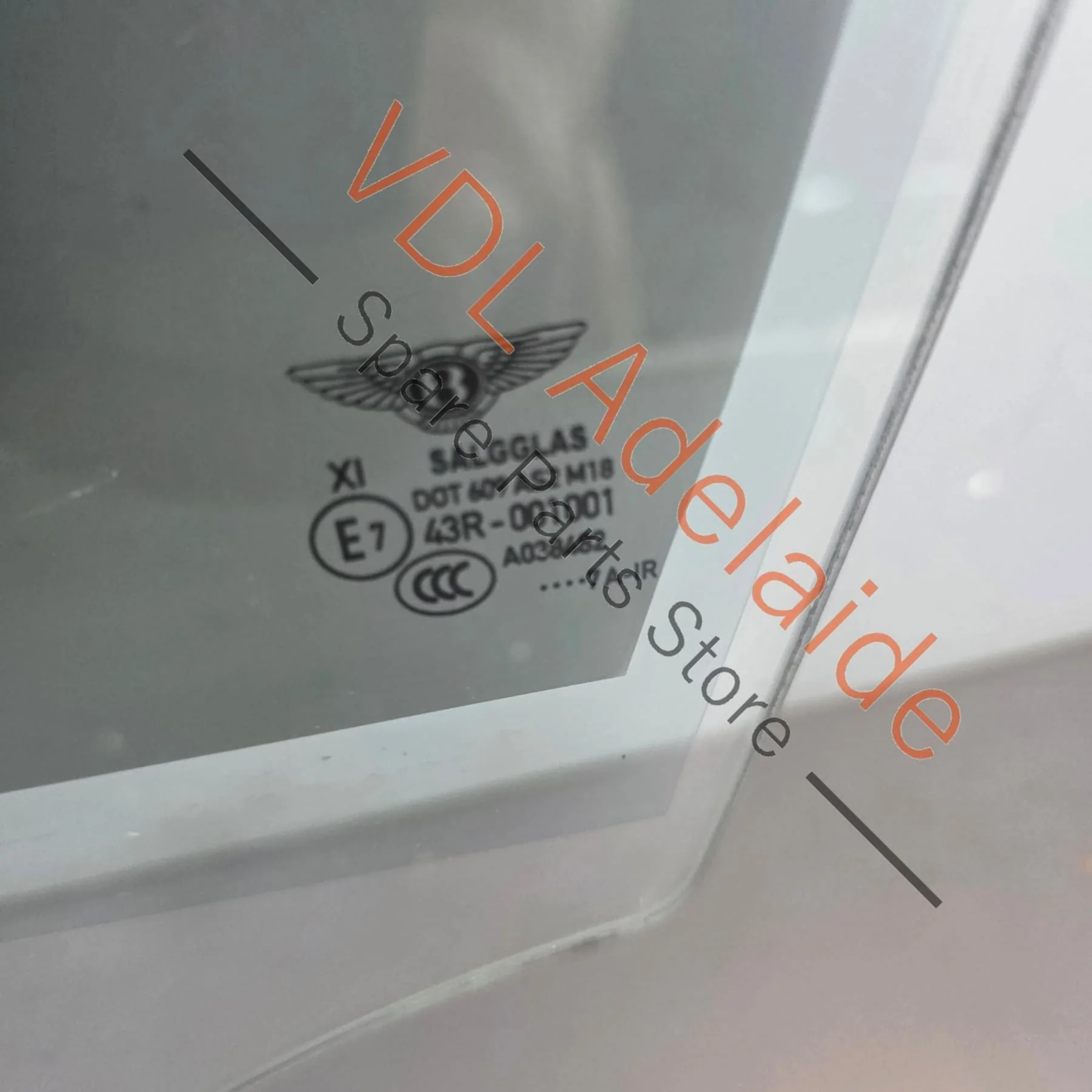 Bentley Bentayga 4V Left Front Door Glass Window 36A845021A - Image 3