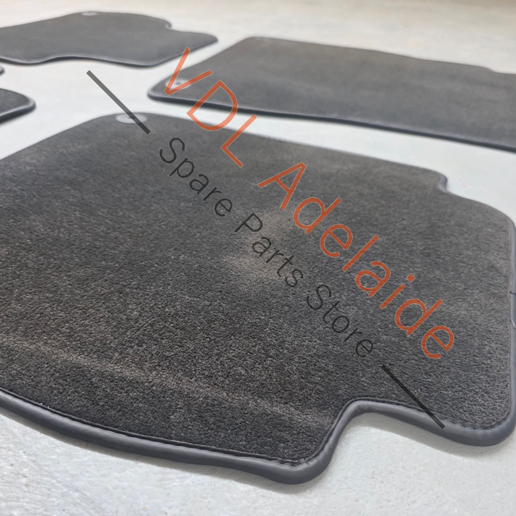 Bentley Bentayga 4V Set of Carpet Mats Imperial Blue - Image 4