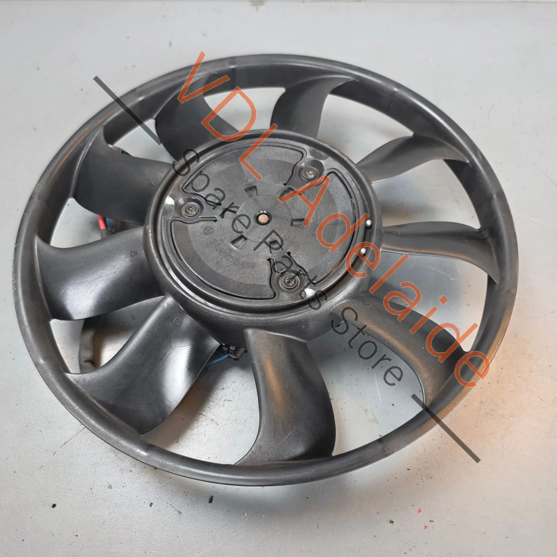 Bentley Bentayga 4V Right Radiator Cooling Fan 8W0959455G 390mm 600W BOSCH - Image 3