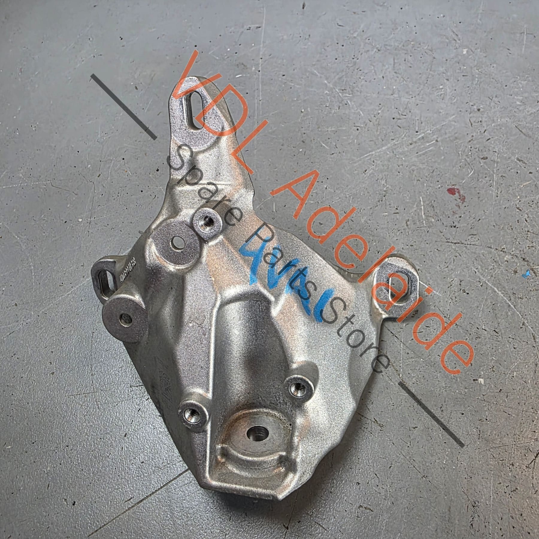Aud VW V8 Engine Mount Bracket Aluminium 4M0399113B Left