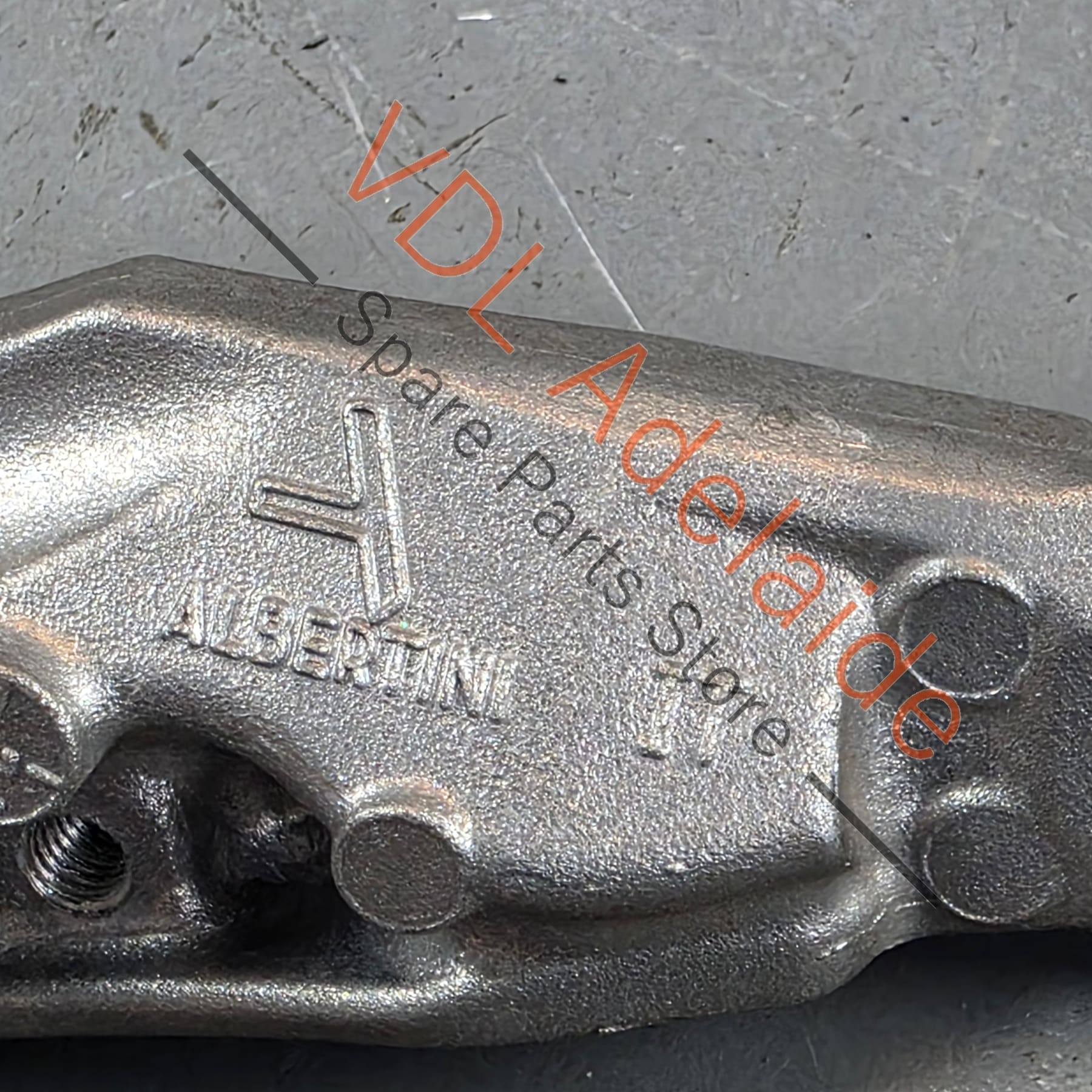 Aud VW V8 Engine Mount Bracket Aluminium 4M0399114B Right - Image 4
