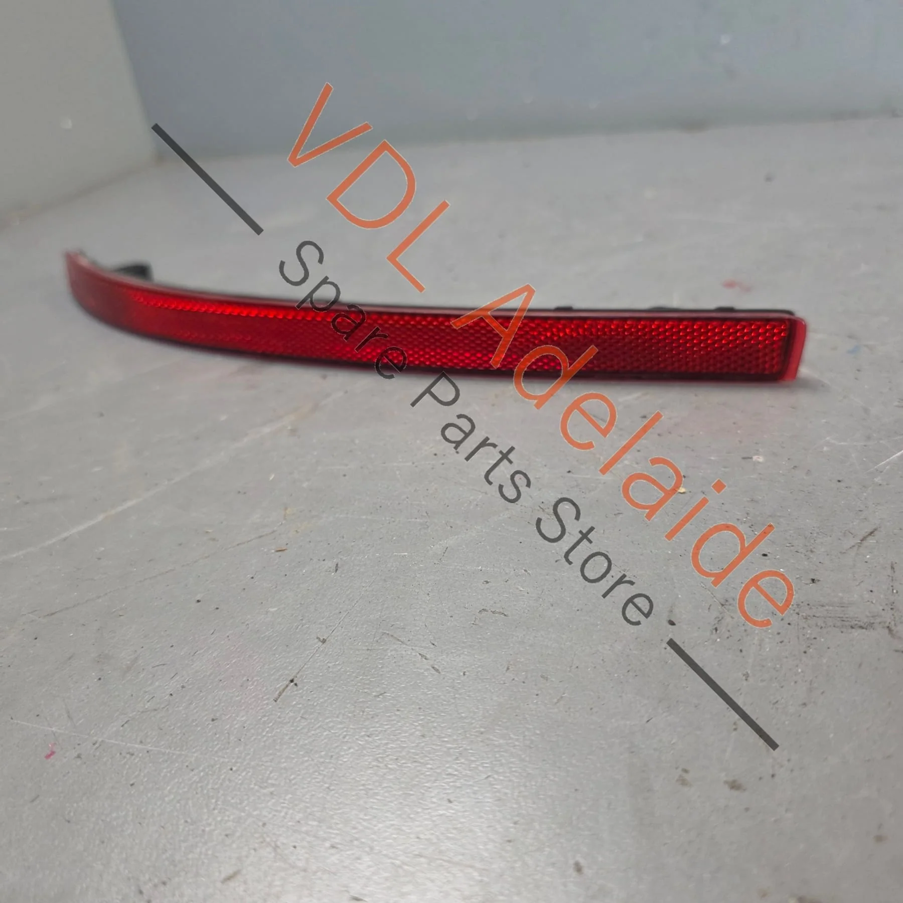 Bentley Bentayga Rear Bumper Reflector Right 36A945106 - Image 5