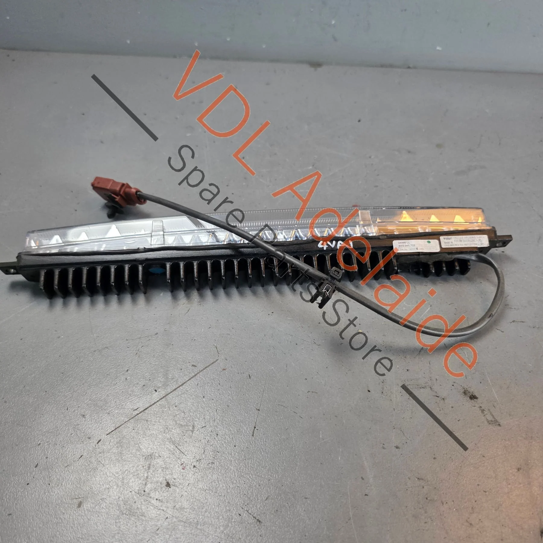 Bentley Bentayga Rear Bumper Reversing Light 4W0945703 - Image 2