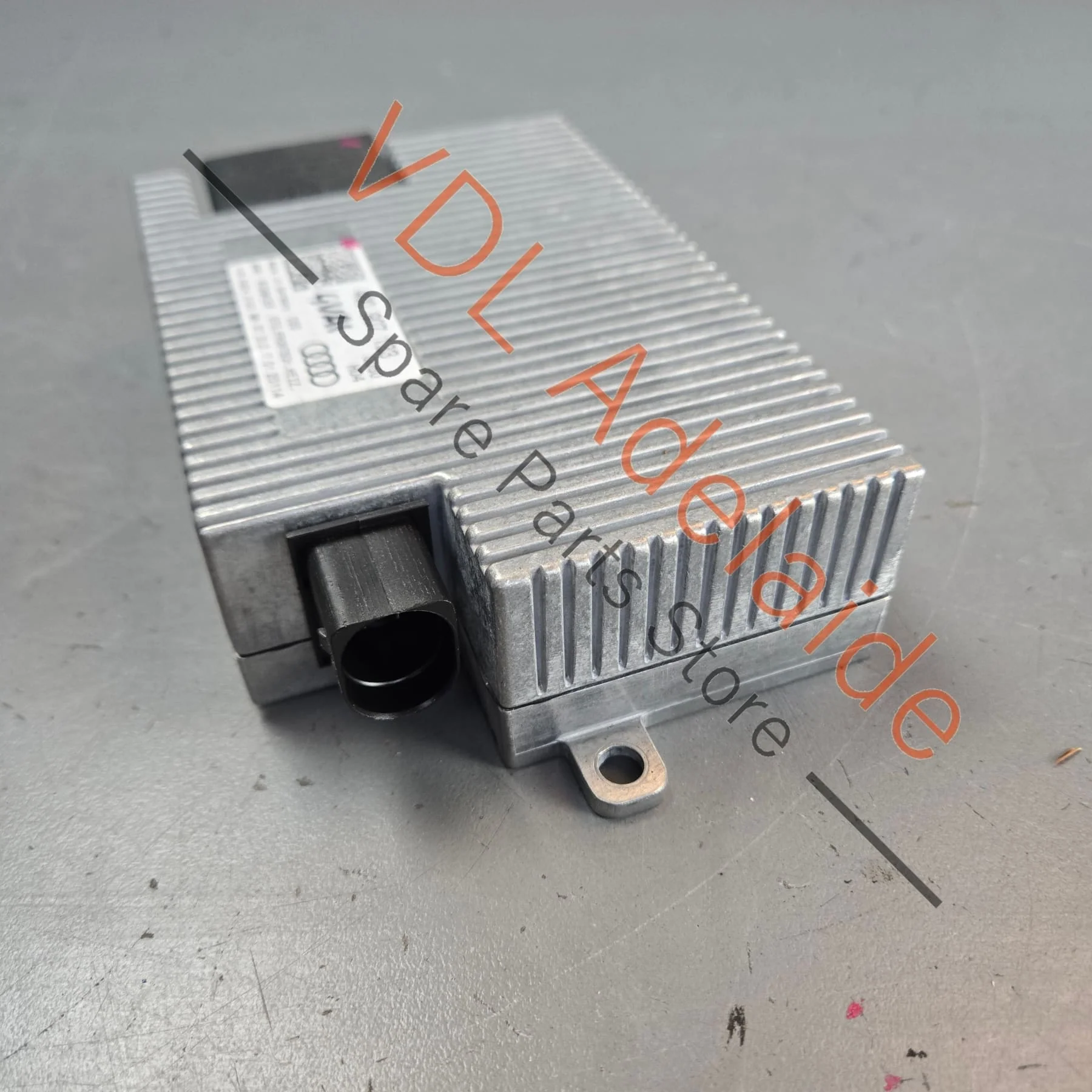Bentley Bentayga Heated Windshield Control Unit 4M0907133 - Image 4