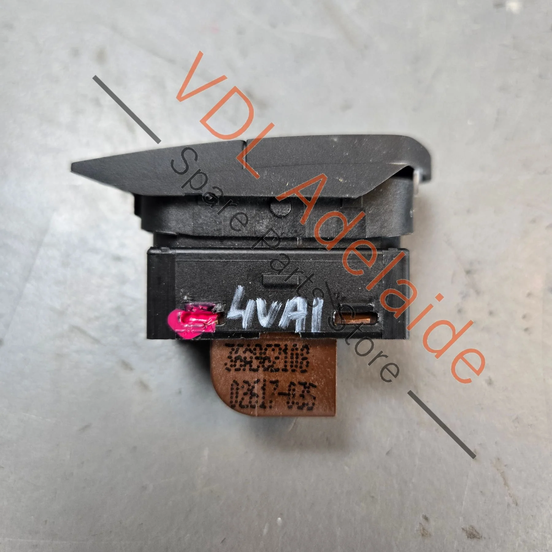 Bentley Bentayga Power Locking Switch Right 36A962108 - Image 2
