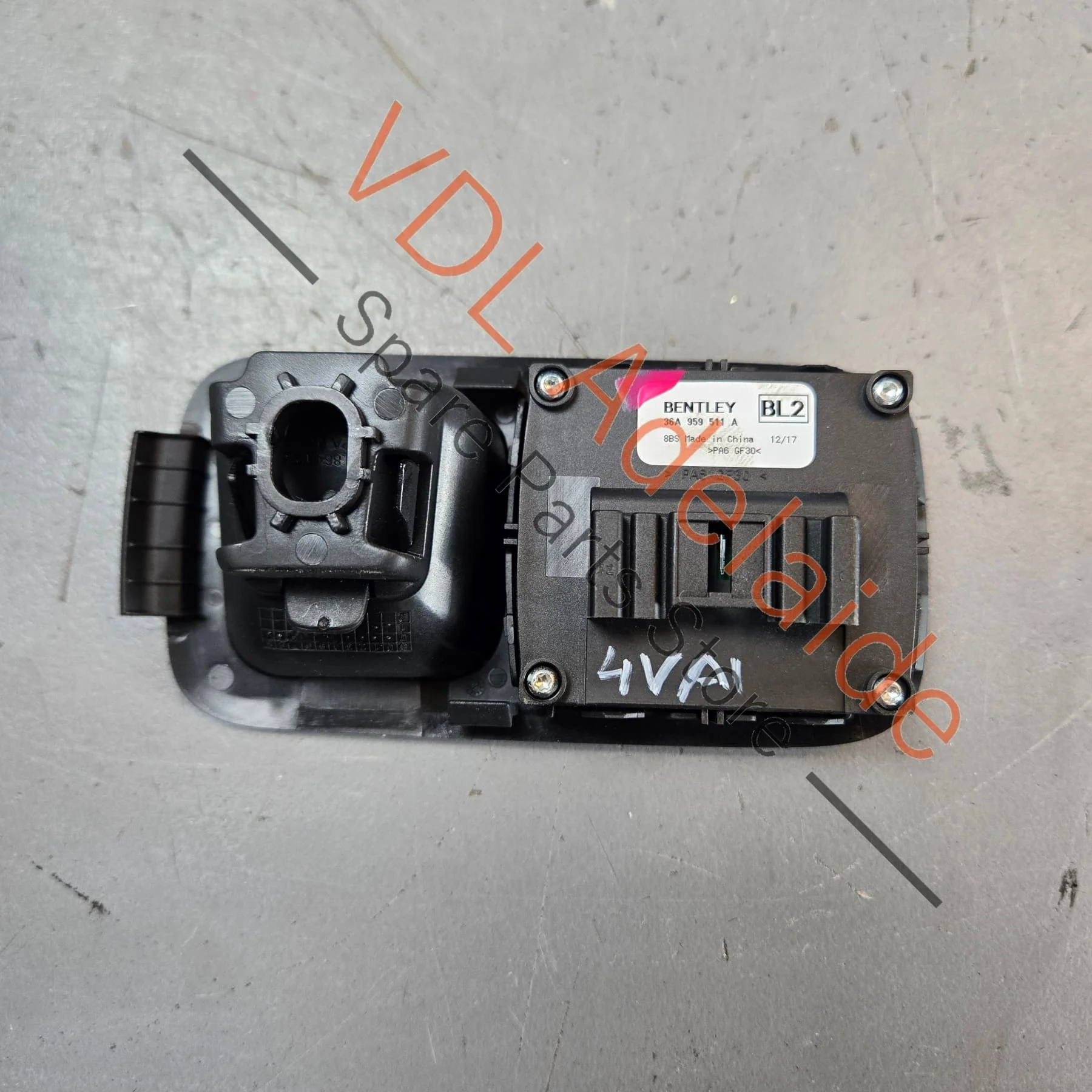 Bentley Bentayga Trailer Load Lowering Switch 36A959511A - Image 3