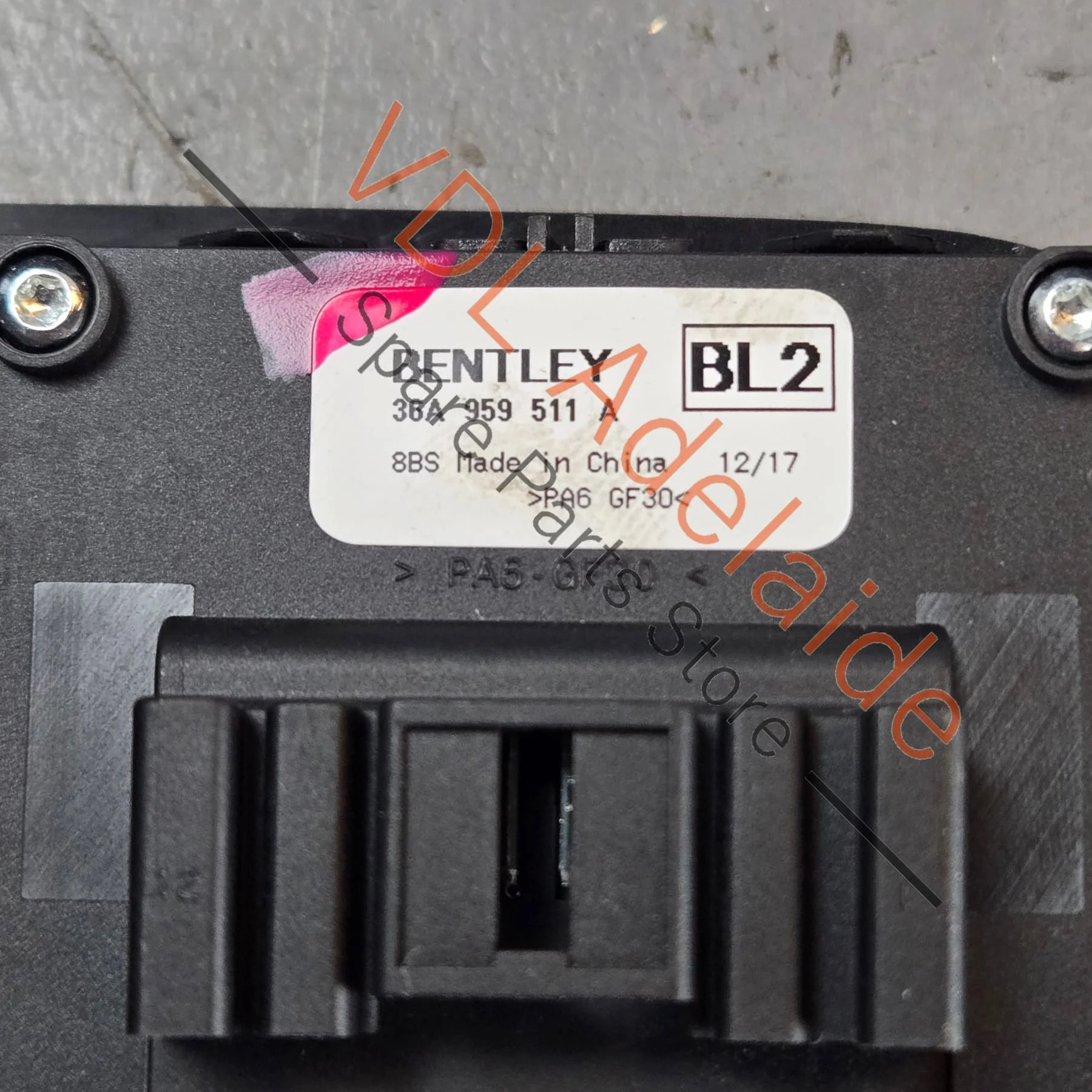 Bentley Bentayga Trailer Load Lowering Switch 36A959511A - Image 4