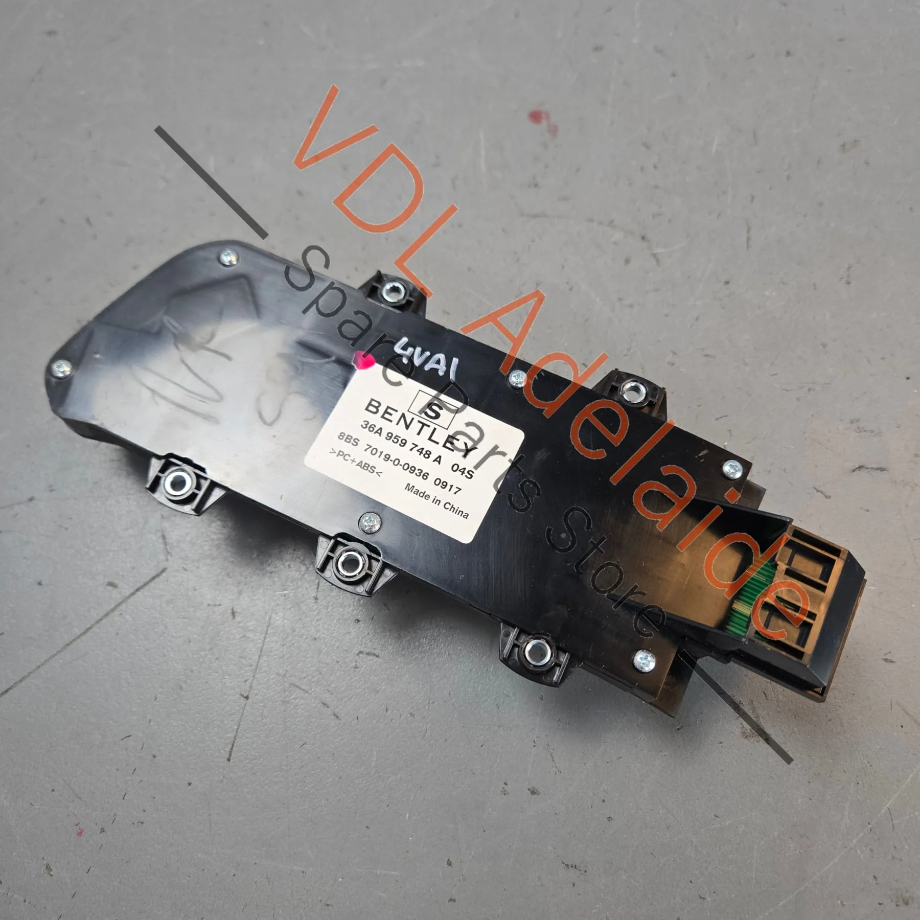 Bentley Bentayga Right Seat Adjustment Switch 36A959748A - Image 5
