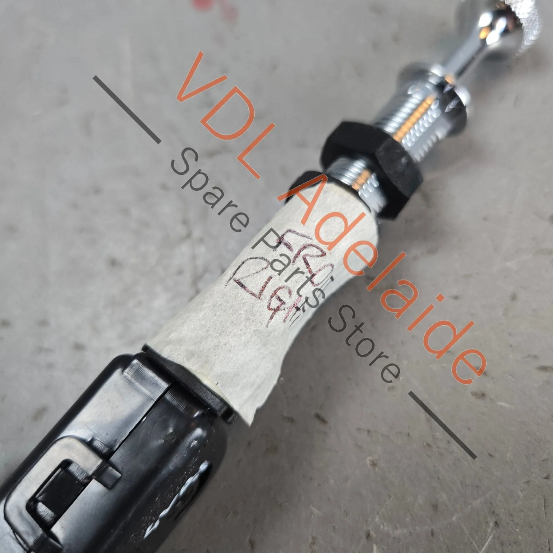 Bentley Bentayga Air Conditioning Vent Adjustment Pull Switch Assy 36A819820 3Y0819790C 36A819741 Front Right - Image 2