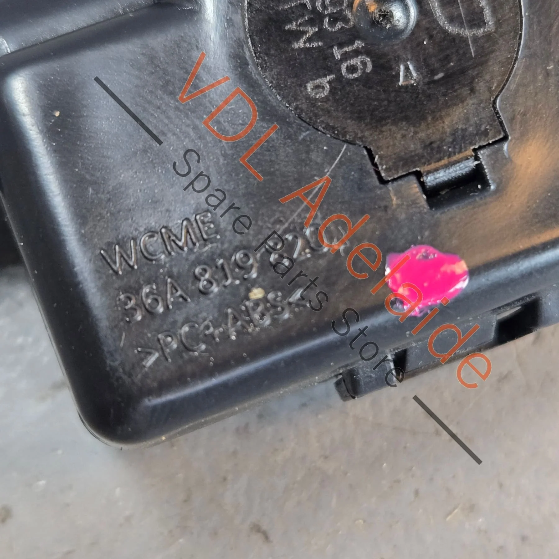 Bentley Bentayga Air Conditioning Vent Adjustment Pull Switch Assy 36A819820 3Y0819790C 36A819741 Front Right - Image 3