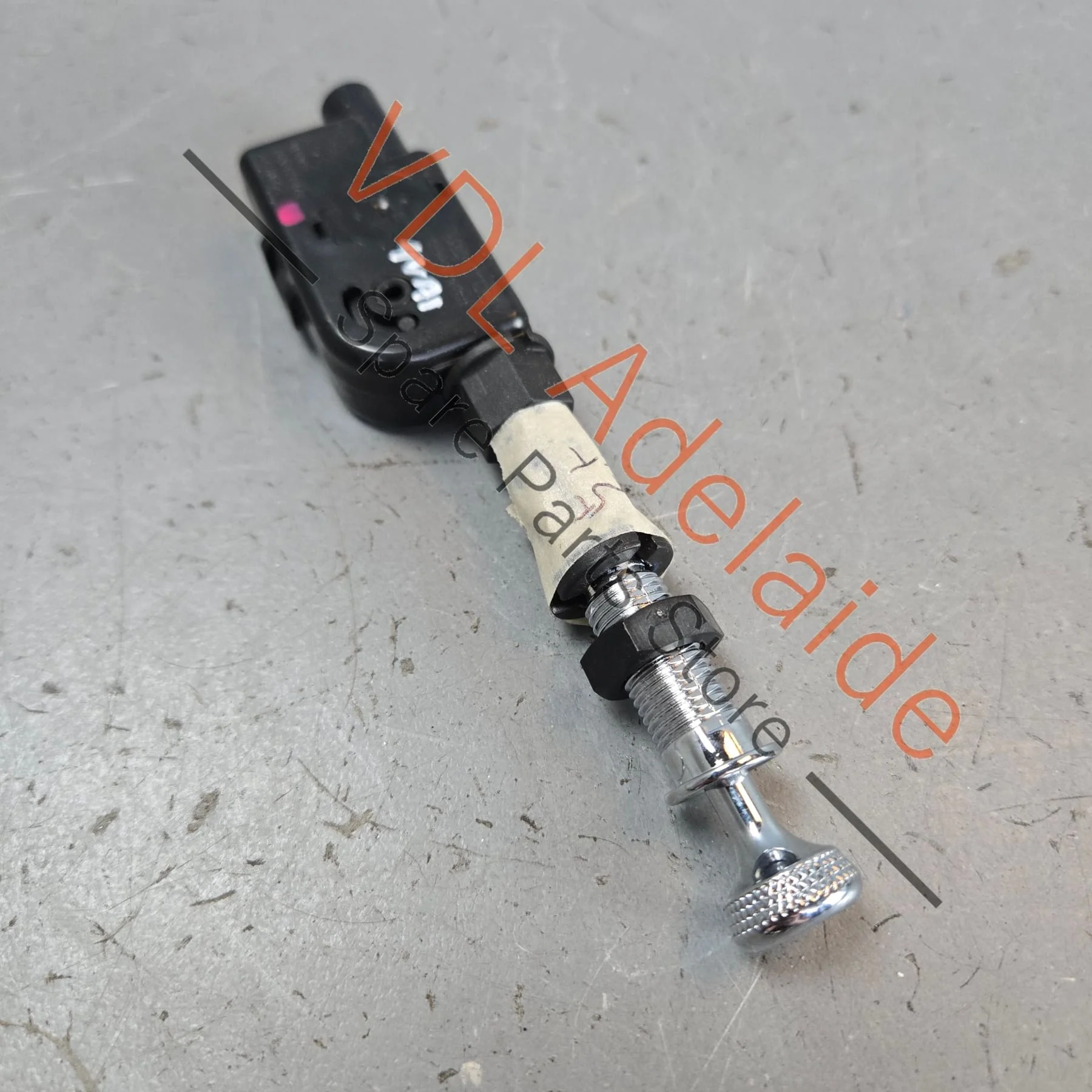 Bentley Bentayga Air Conditioning Vent Adjustment Pull Switch Assy 36A819820 3Y0819790C 36A819741 Front Left