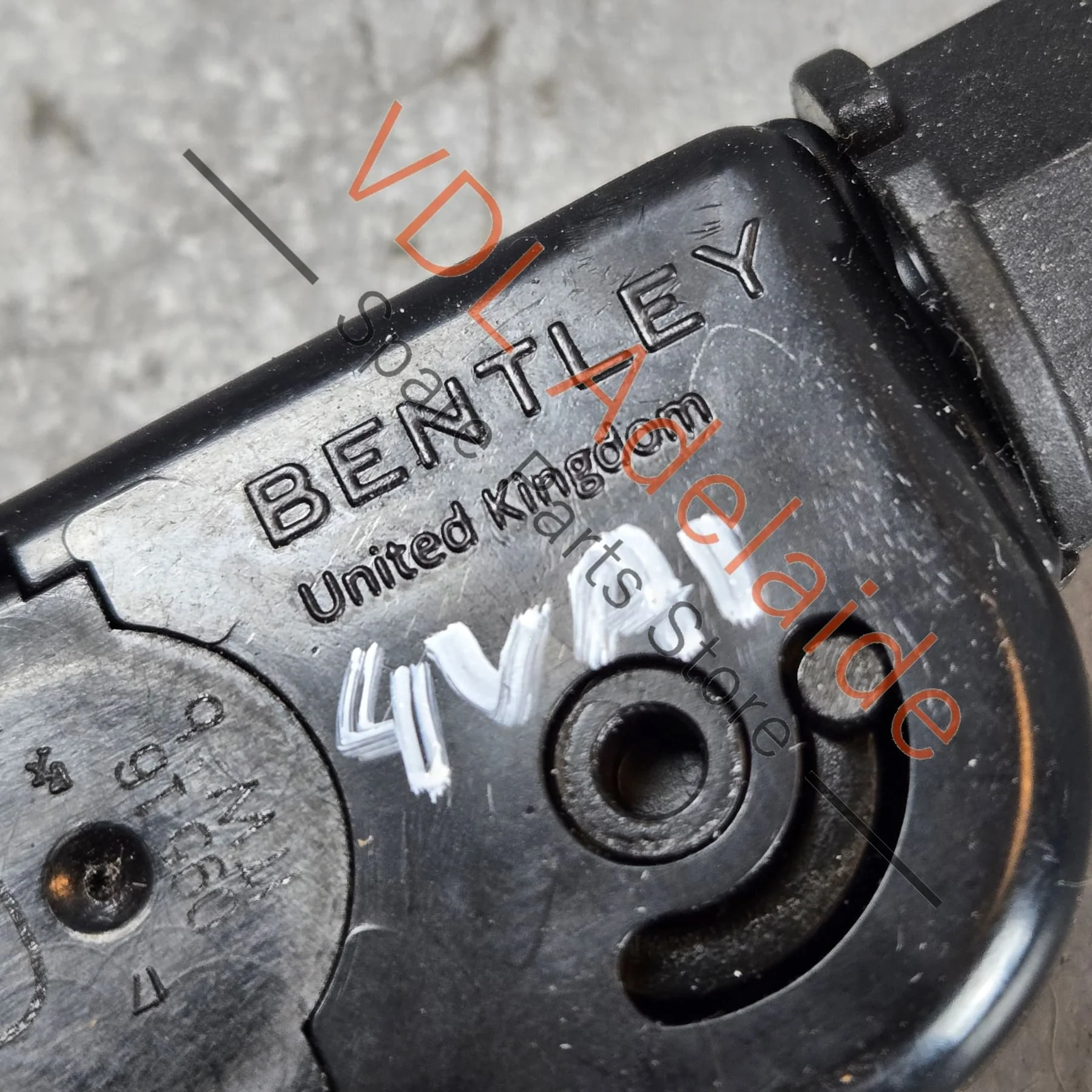 Bentley Bentayga Air Conditioning Vent Adjustment Pull Switch Assy 36A819820 3Y0819790C 36A819741 Front Left - Image 6