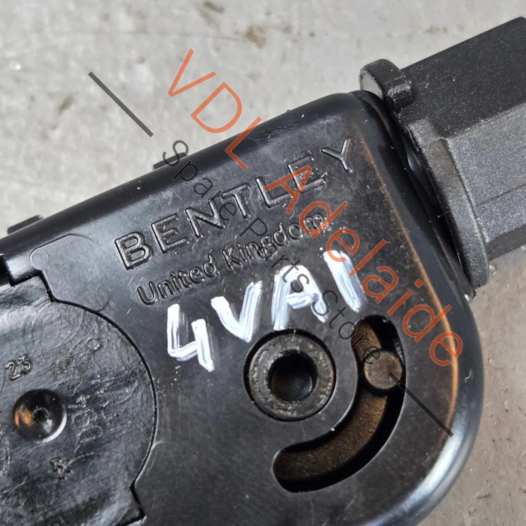 Bentley Bentayga Air Conditioning Vent Adjustment Pull Switch Assy 36A819820 3Y0819790C 36A819741 Front Centre - Image 6