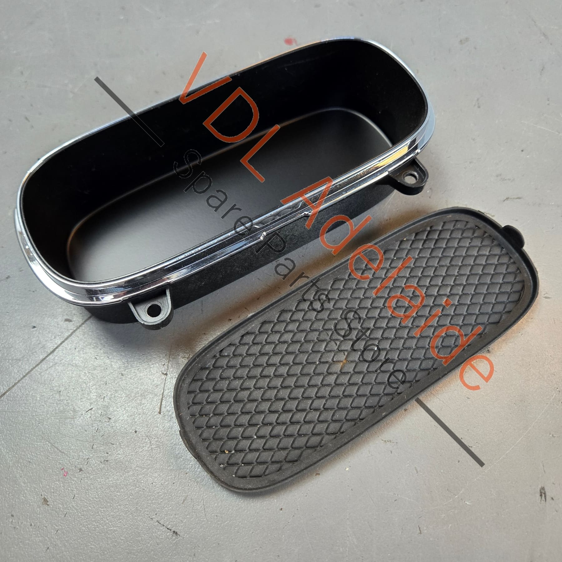 Bentley Bentayga Centre Console Storage box with Chrome Surround 36A858329 36A858166 - Image 2