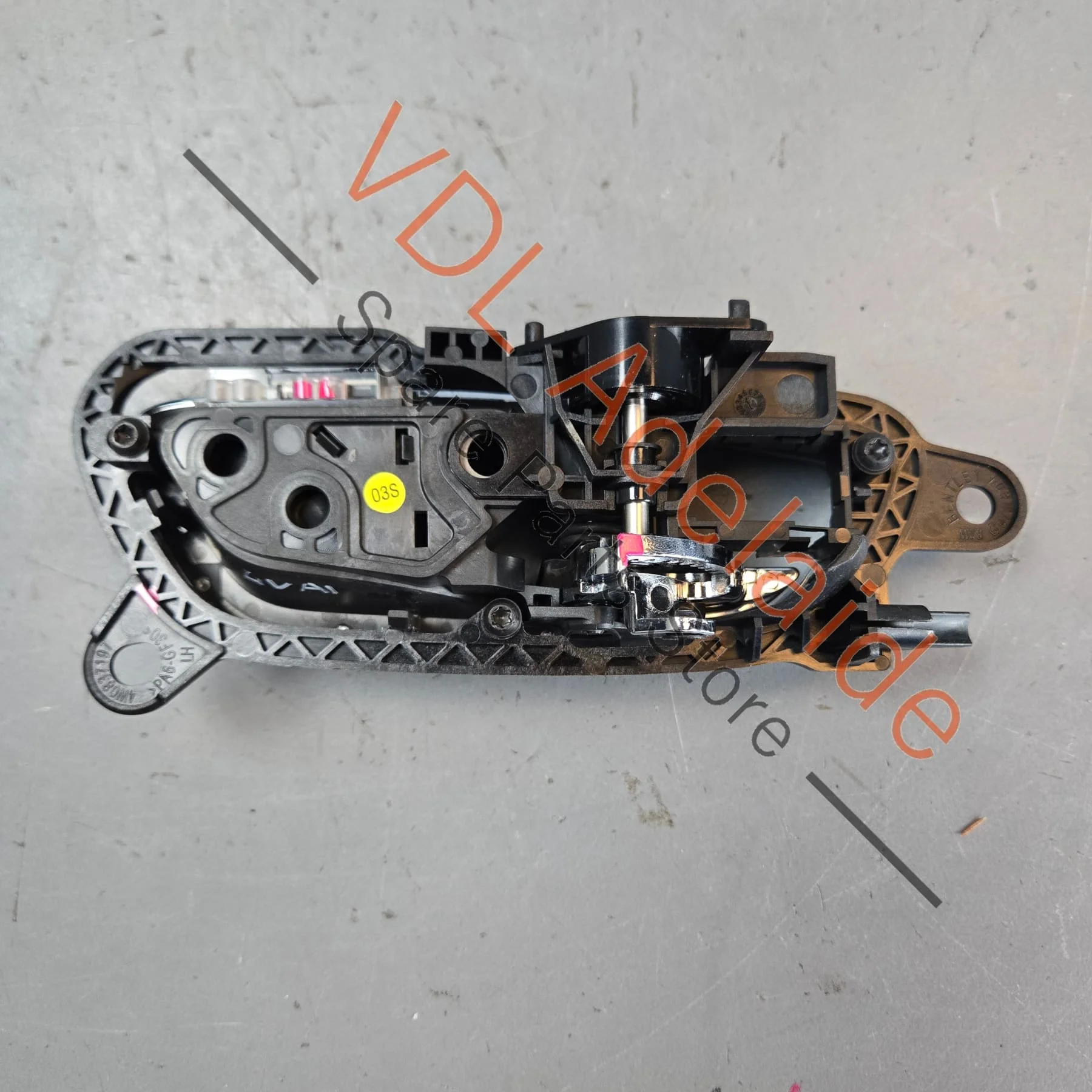Bentley Bentayga Interior Door Handle Pull Left 36A837113A 4W0837197 - Image 4