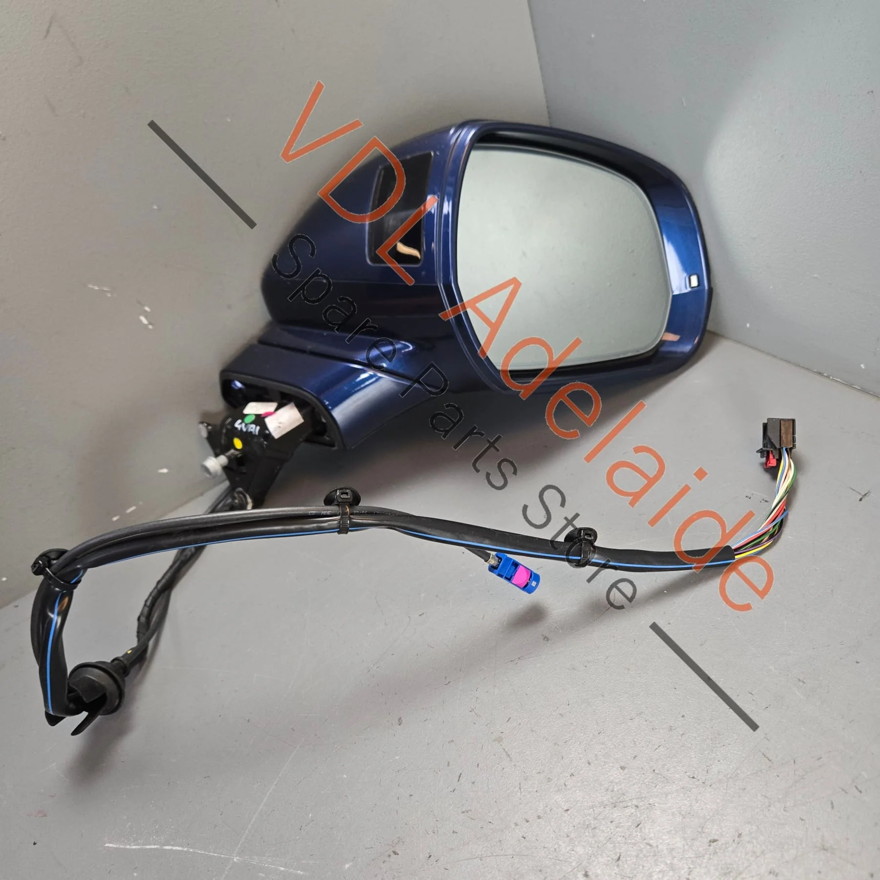 Bentley Bentayga Right Exterior Mirror Housing Complete for RHD with Surround Camera