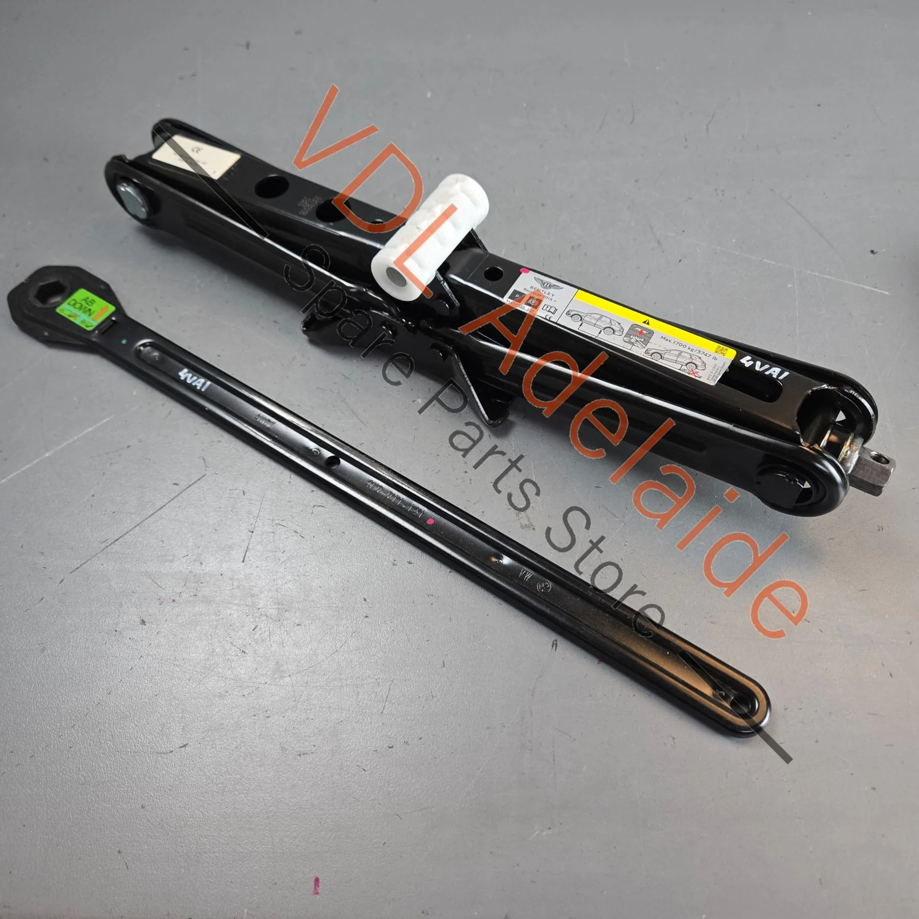 Bentley Bentayga Tool Set Jack & Wrench Spanner