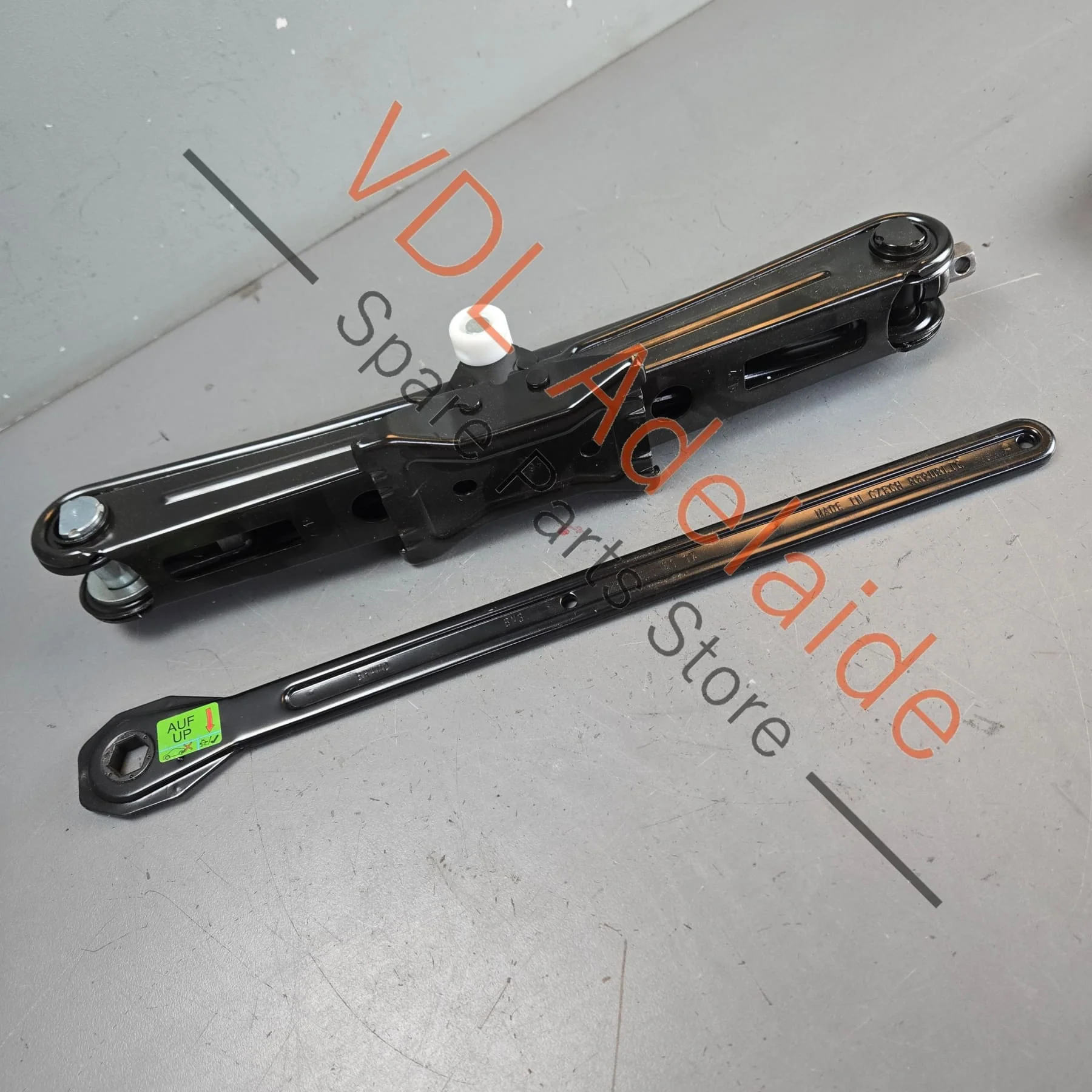 Bentley Bentayga Tool Set Jack & Wrench Spanner - Image 4