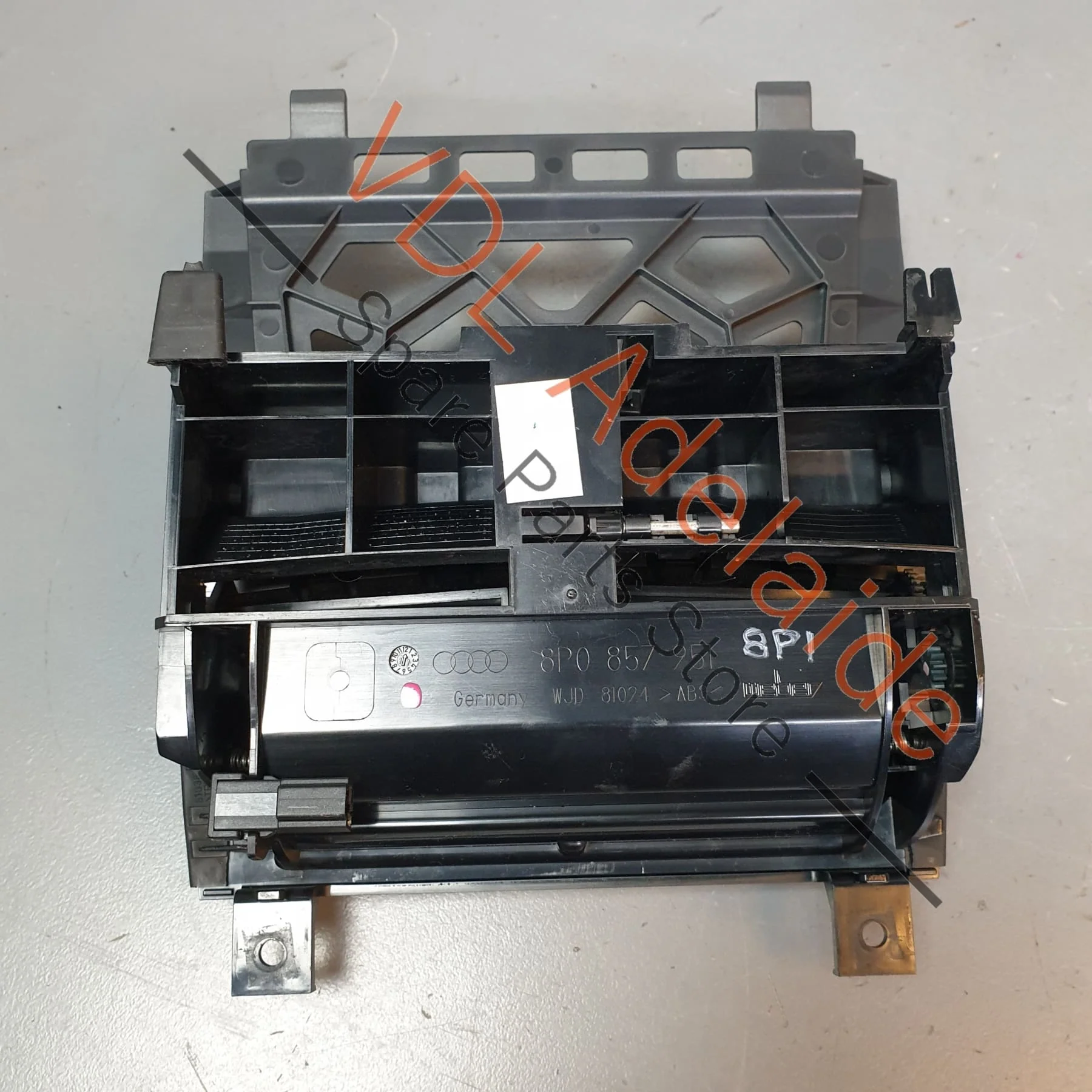 Audi A3 S3 8P Centre Console Ashtray Compartment w Flip up Panel 8P0857951 4PK 8P0857967A 7Z9 - Image 6