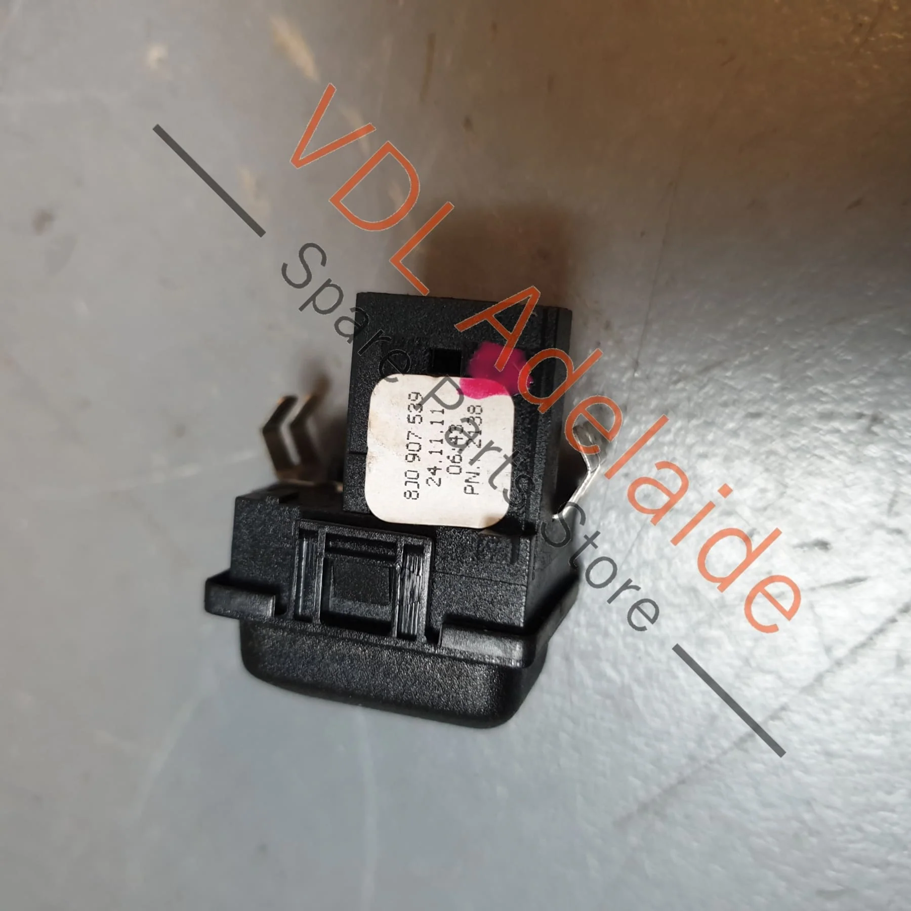 Audi A3 S3 8P Dashboard Sun Light Sensor 8J0907539 - Image 3