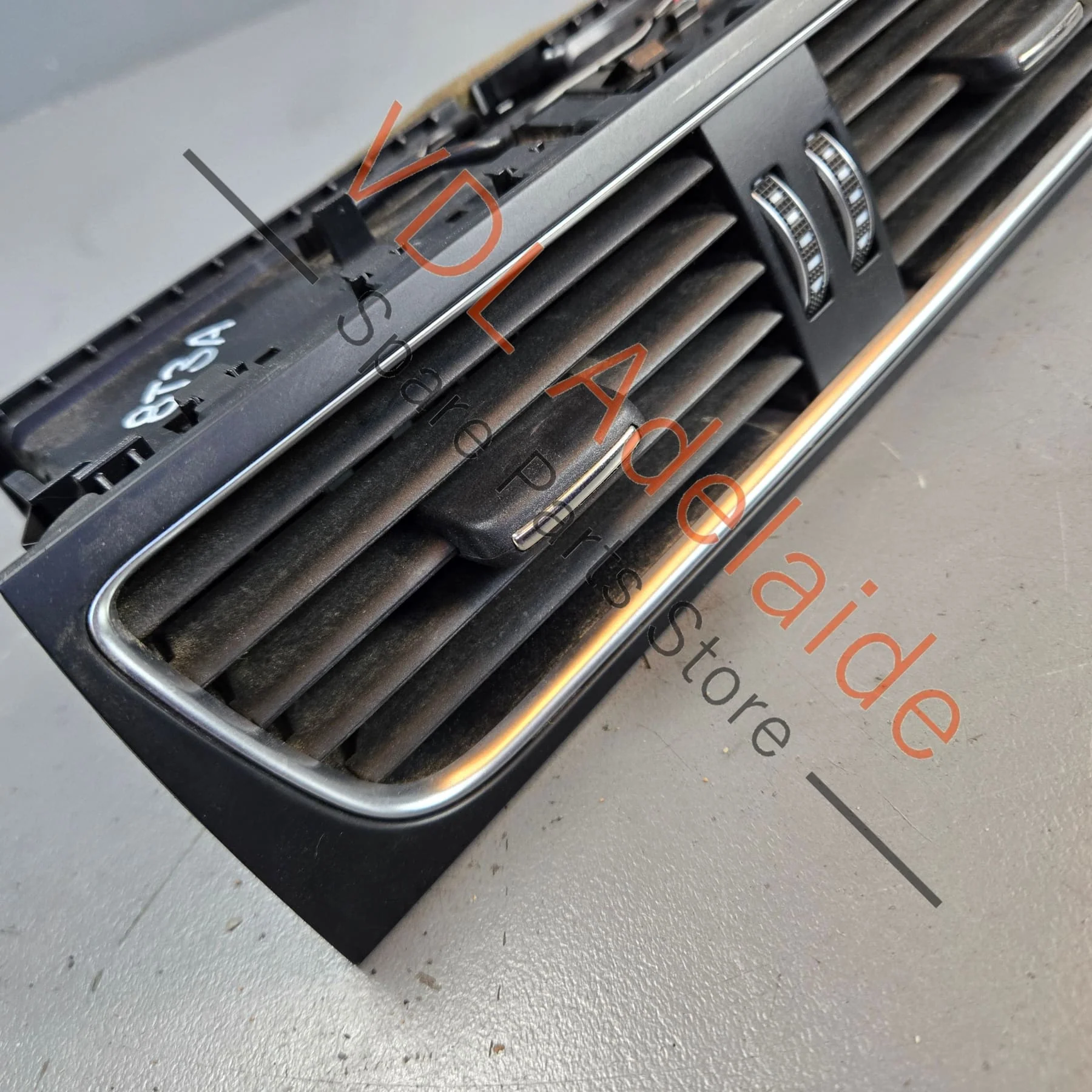 Audi RS5 Centre Dash Vent for AC Air Conditioning 8T2820951E - Image 3