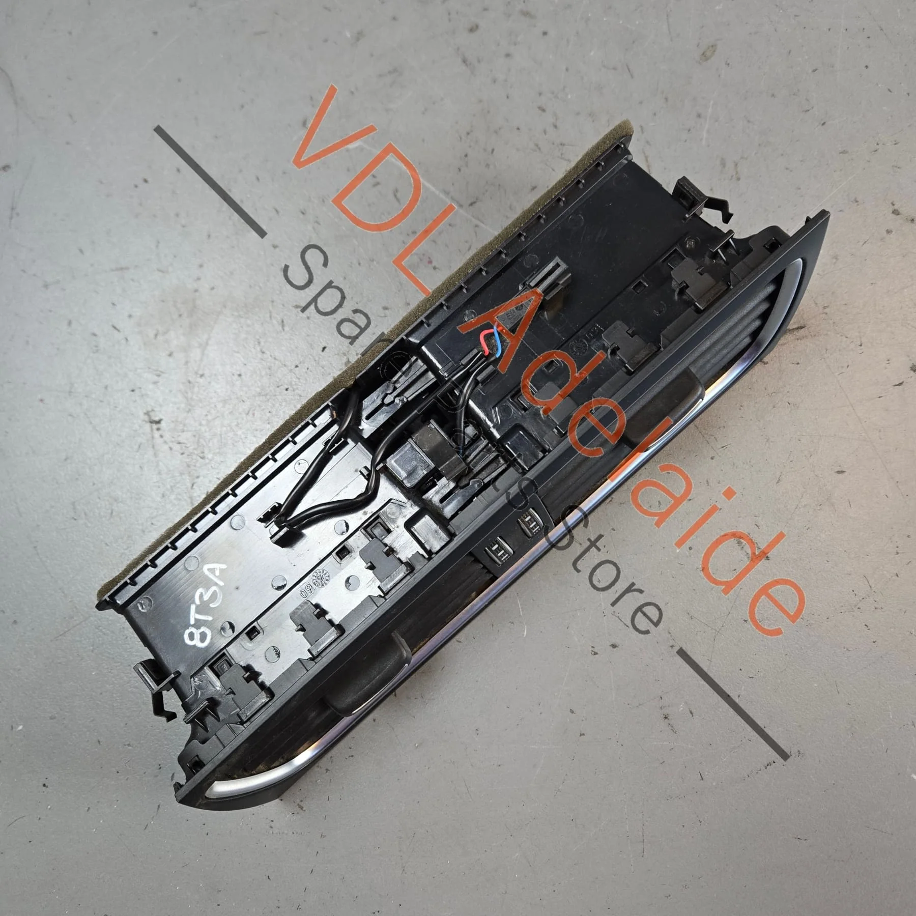 Audi RS5 Centre Dash Vent for AC Air Conditioning 8T2820951E - Image 5