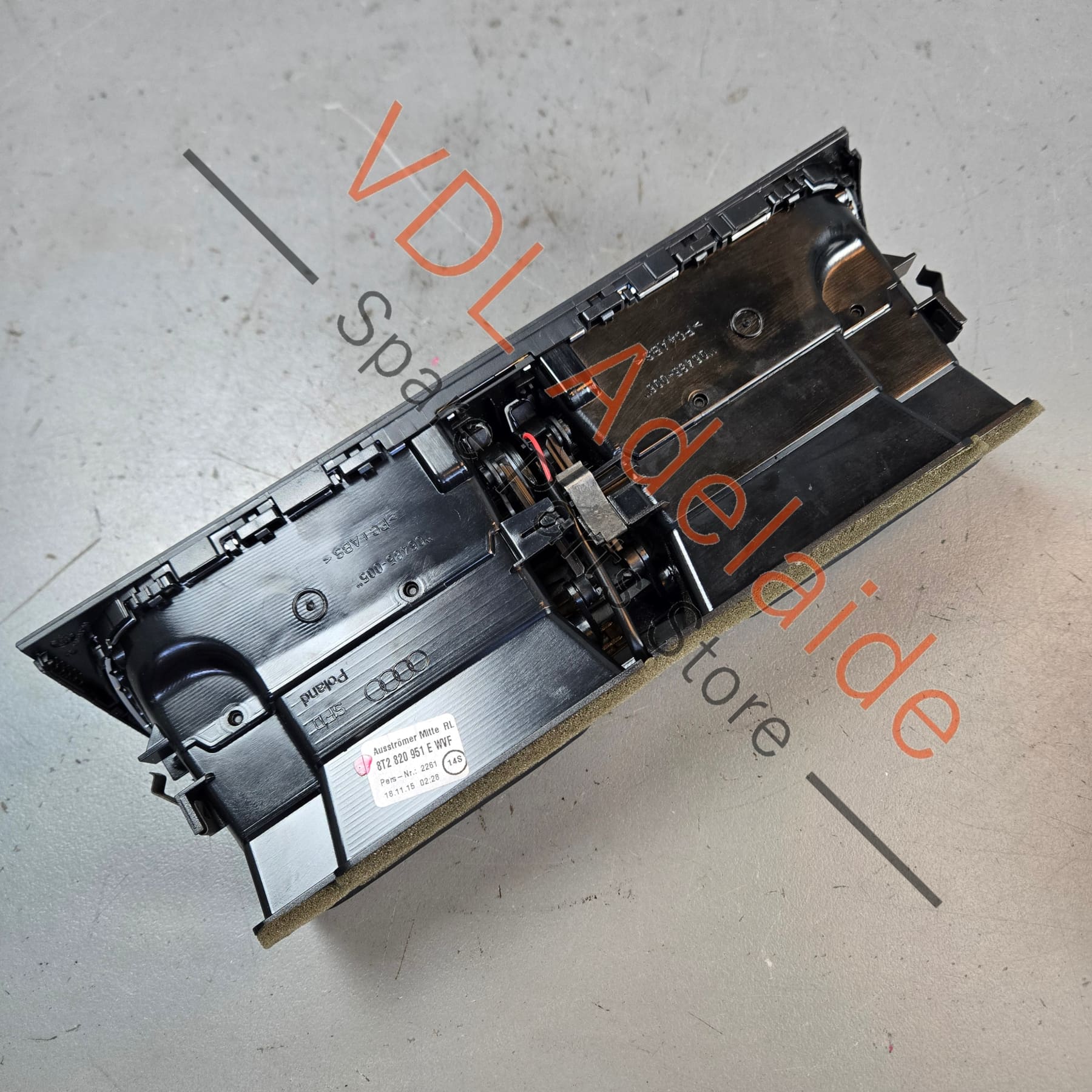 Audi RS5 Centre Dash Vent for AC Air Conditioning 8T2820951E - Image 7