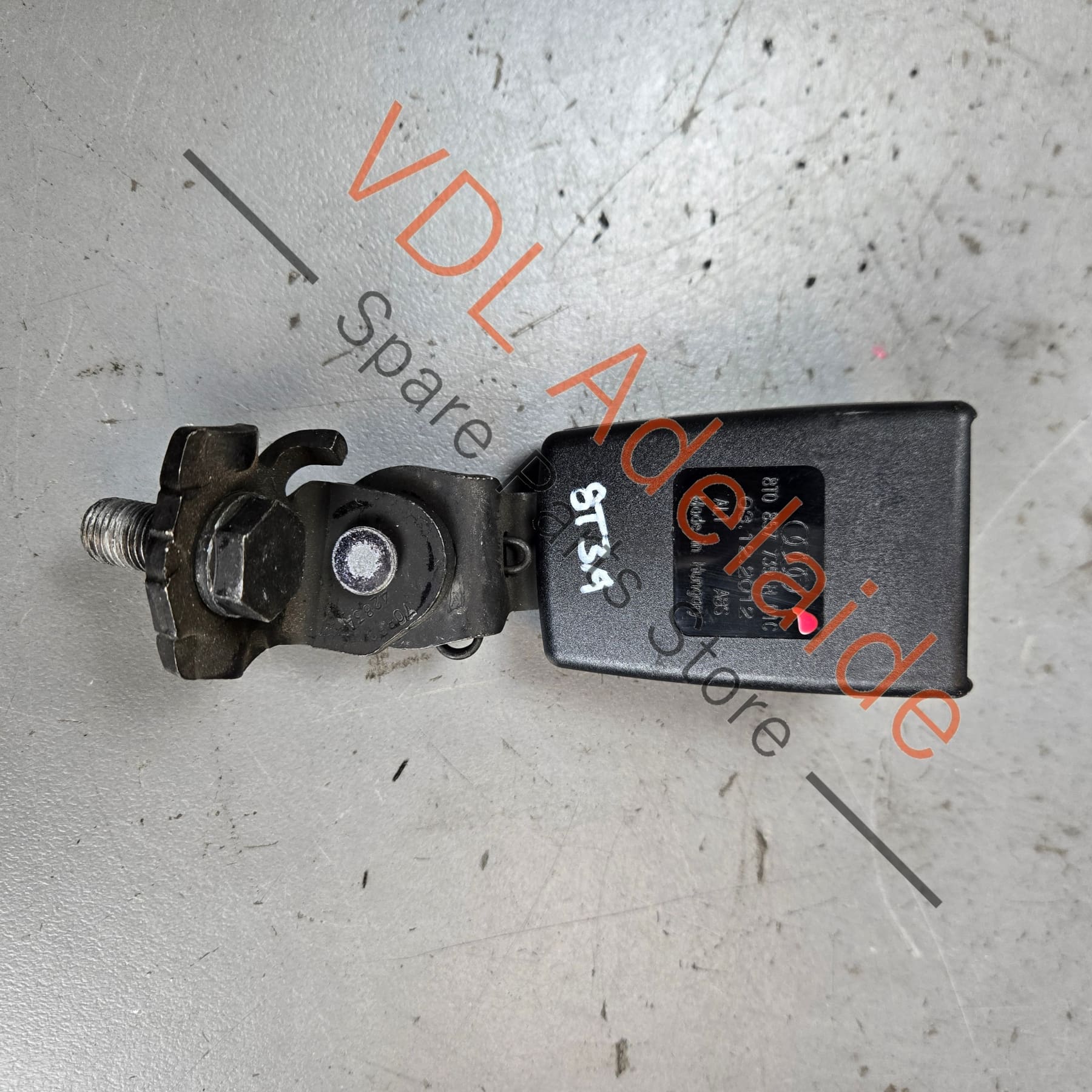 Audi A5 A4 Rear Seatbelt Catch Clip Latch 8T0857739H - Image 3