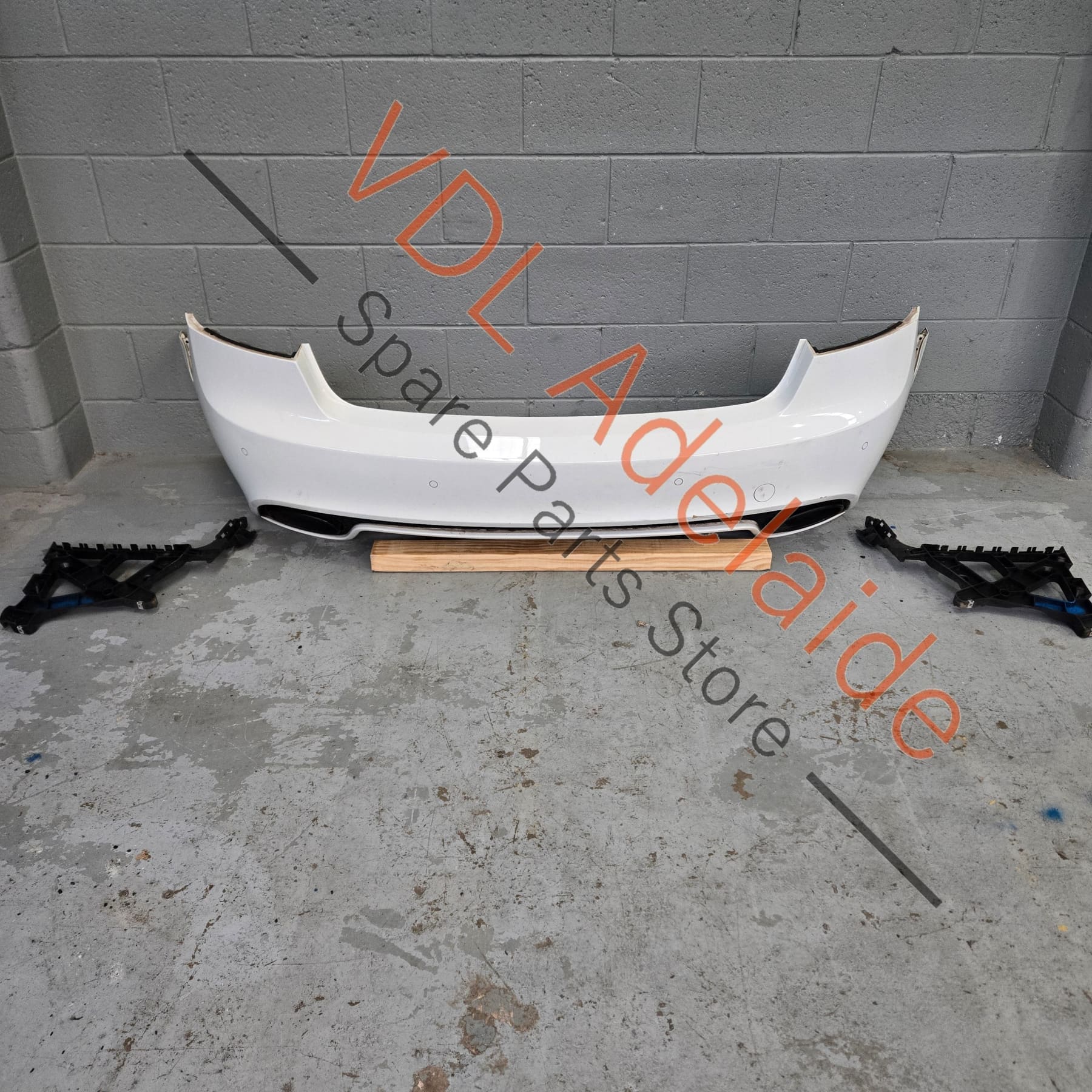 Audi RS5 Rear Bumper Cover & Diffuser Assembly 8T0807067E 8T0807521E - Image 3
