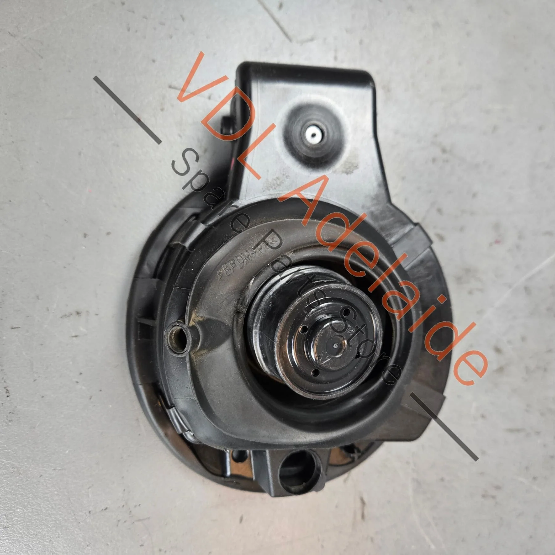Audi RS5 Fuel Filler Cap Lid Door 8T0809907C 8T0809999E - Image 4